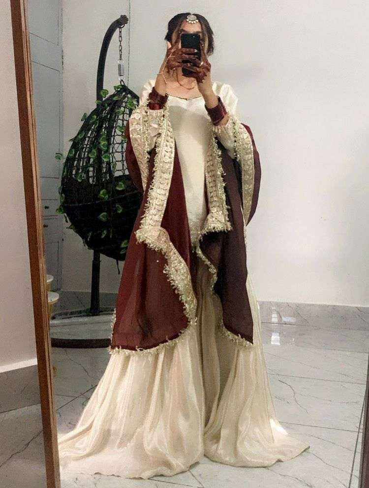 LG 2052 PREETY LOOK DESIGNER WEDDING WEAR TOP SHARARA AND DUPATTA