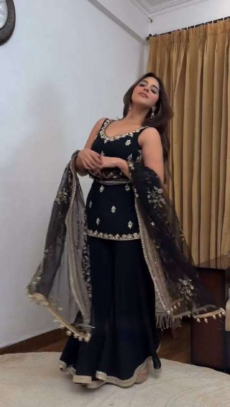 KD 1594 GEORGETTE BEAUTIFUL DESIGNER LOOK PARTY WEAR LADIES SUIT 