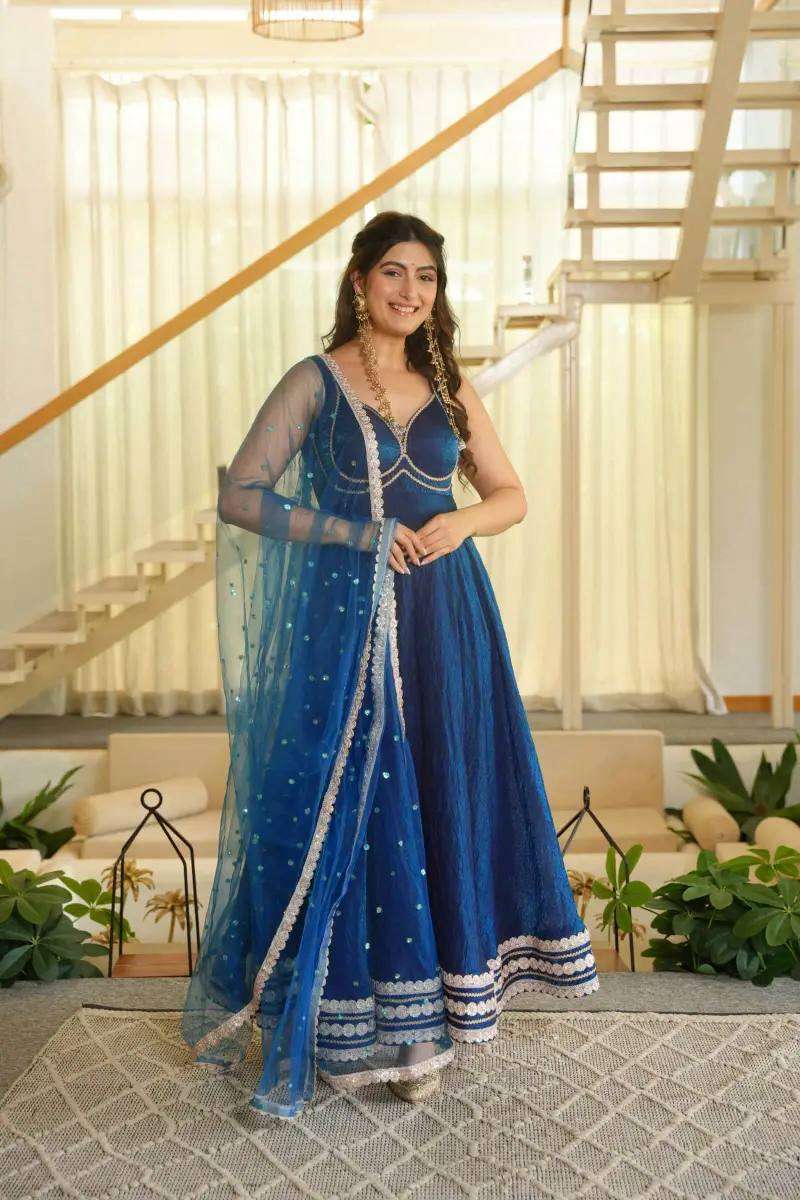 KD 1644 SILK DESIGNER FESTIVE WEAR GOWN PENT AND DUPATTA SET 