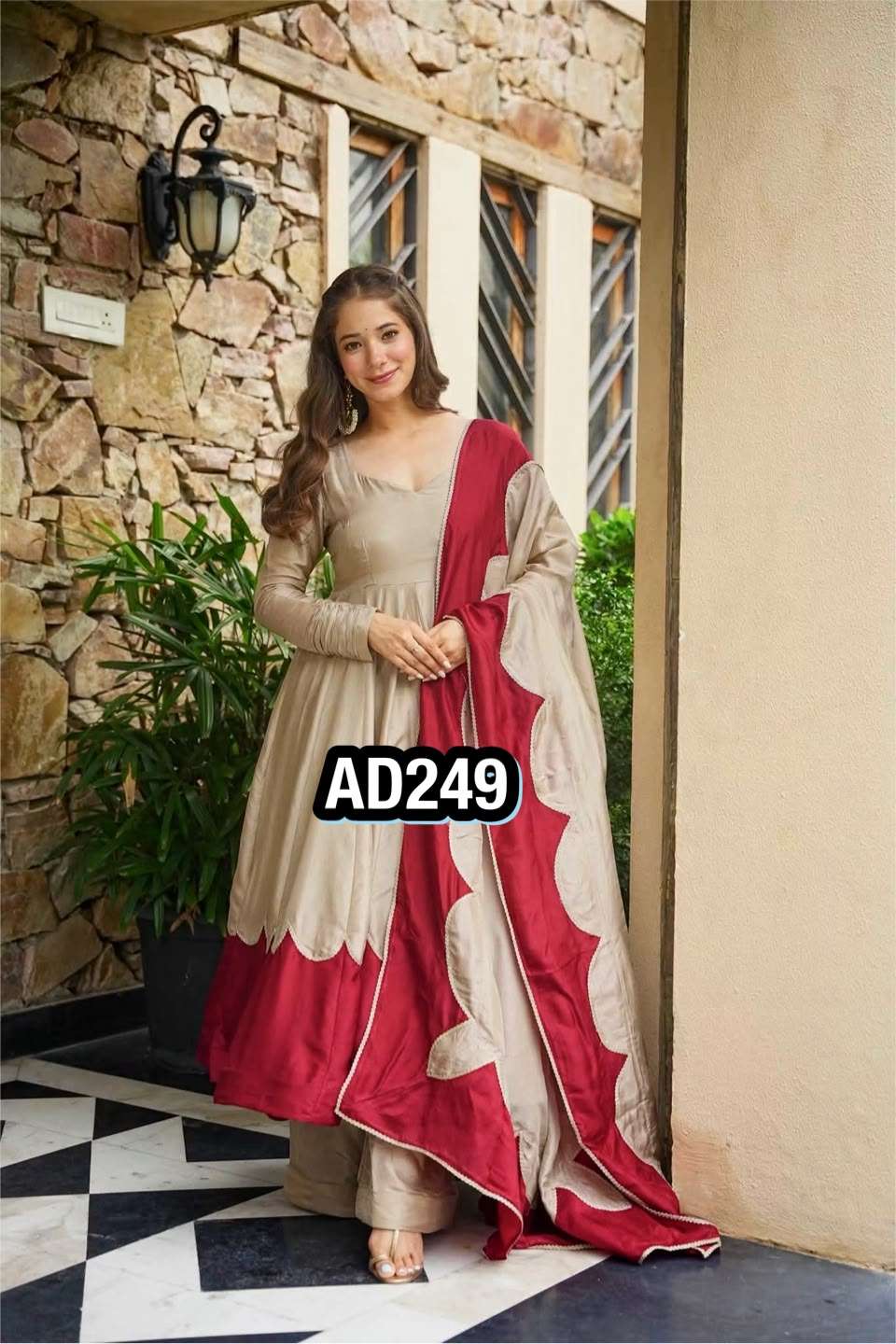 AD 249 SILK PREETY LOOK DESIGNER LADIES ANARKALI GOWN STYLE LADIES SUIT 