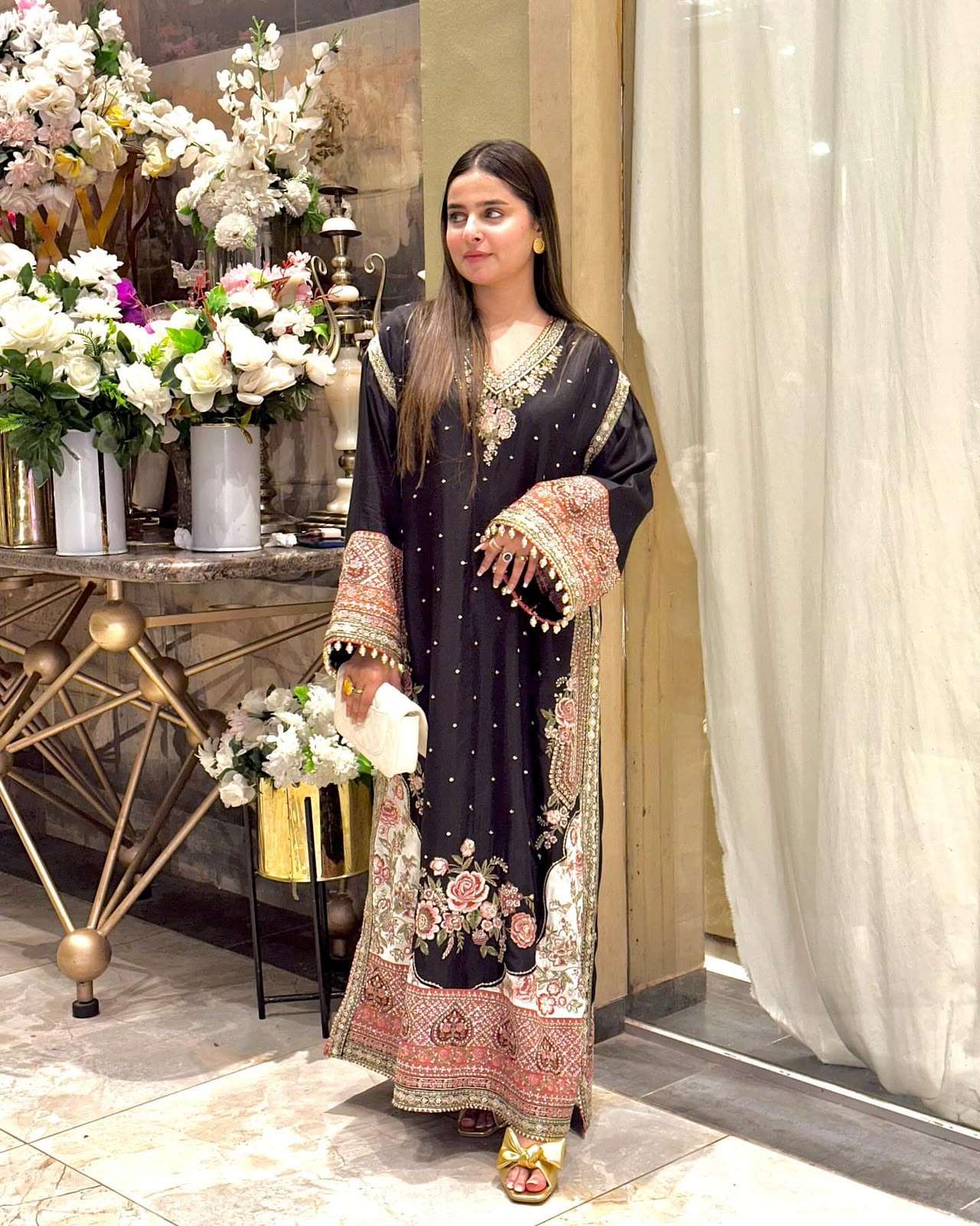 LG 2144 SILK BEAUTIFUL DESIGNER PAKISTANI KURTI PANT WITH DUPATTA SET