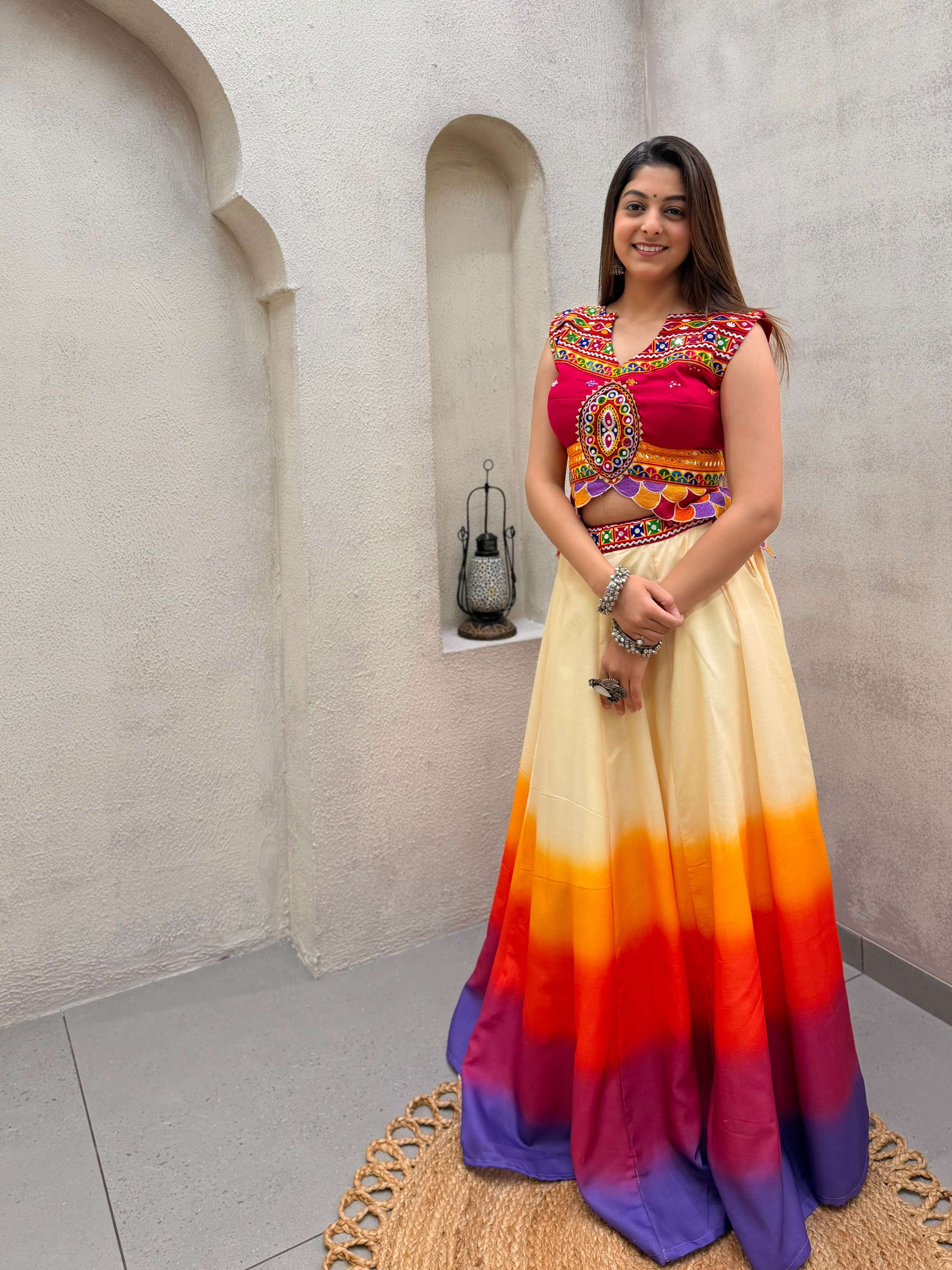 LM 32 SILK DESIGNER WORK NAVRATRI WEAR LADIES LEHENGA CHOLI SET
