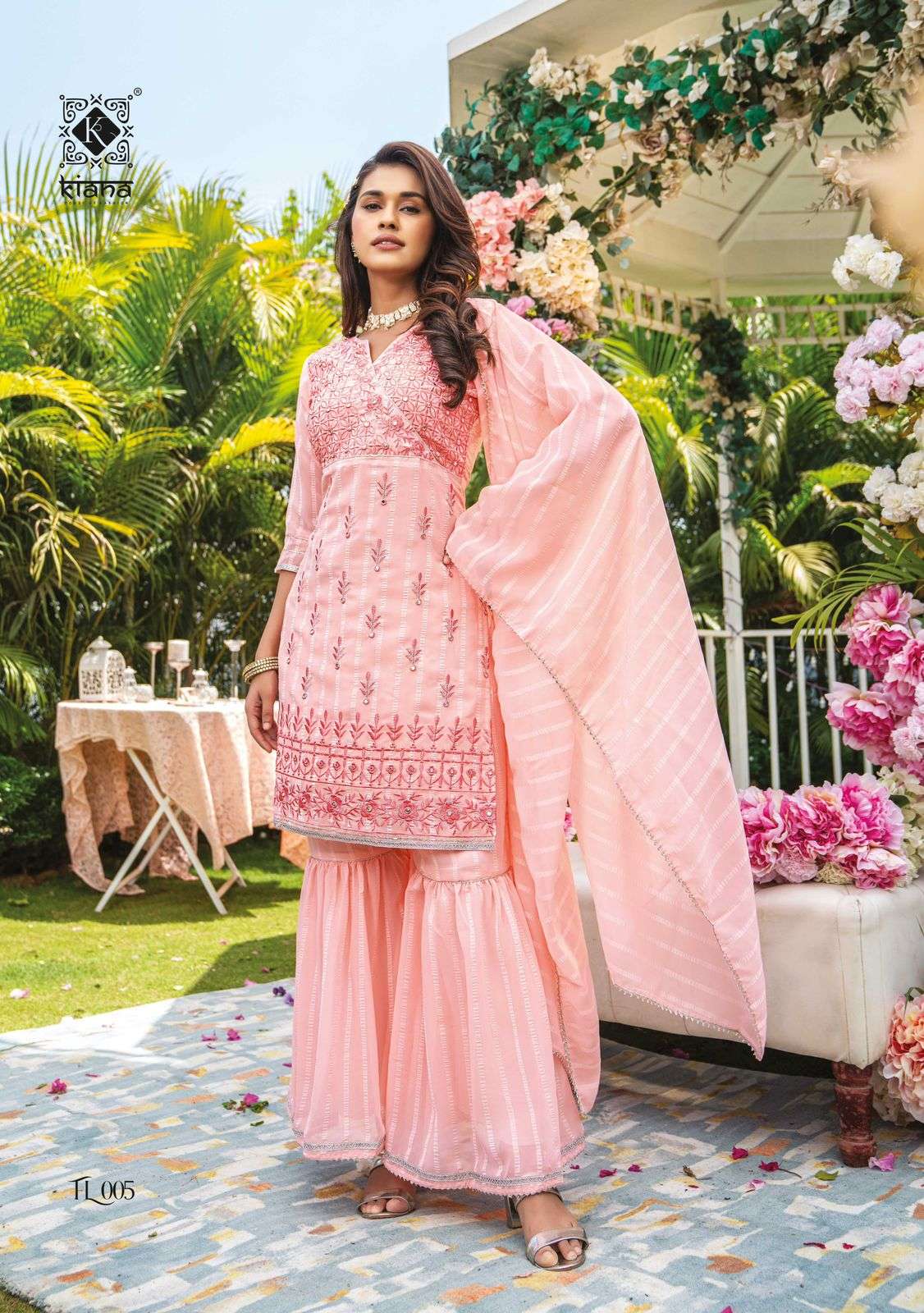 KIANA HOUSE OF FASHION LUXURIOUS