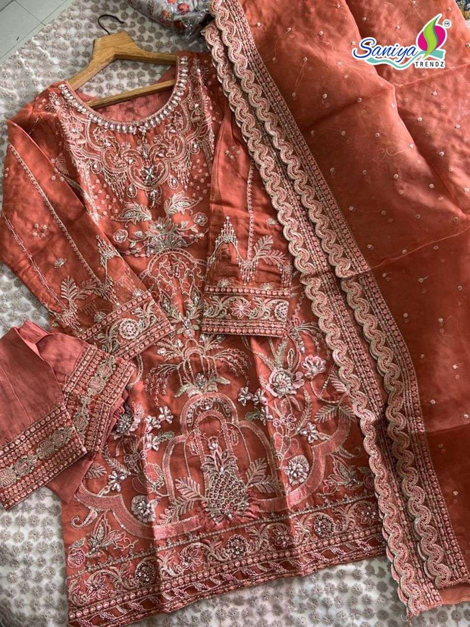 SANIYA TRENDZ P 10010