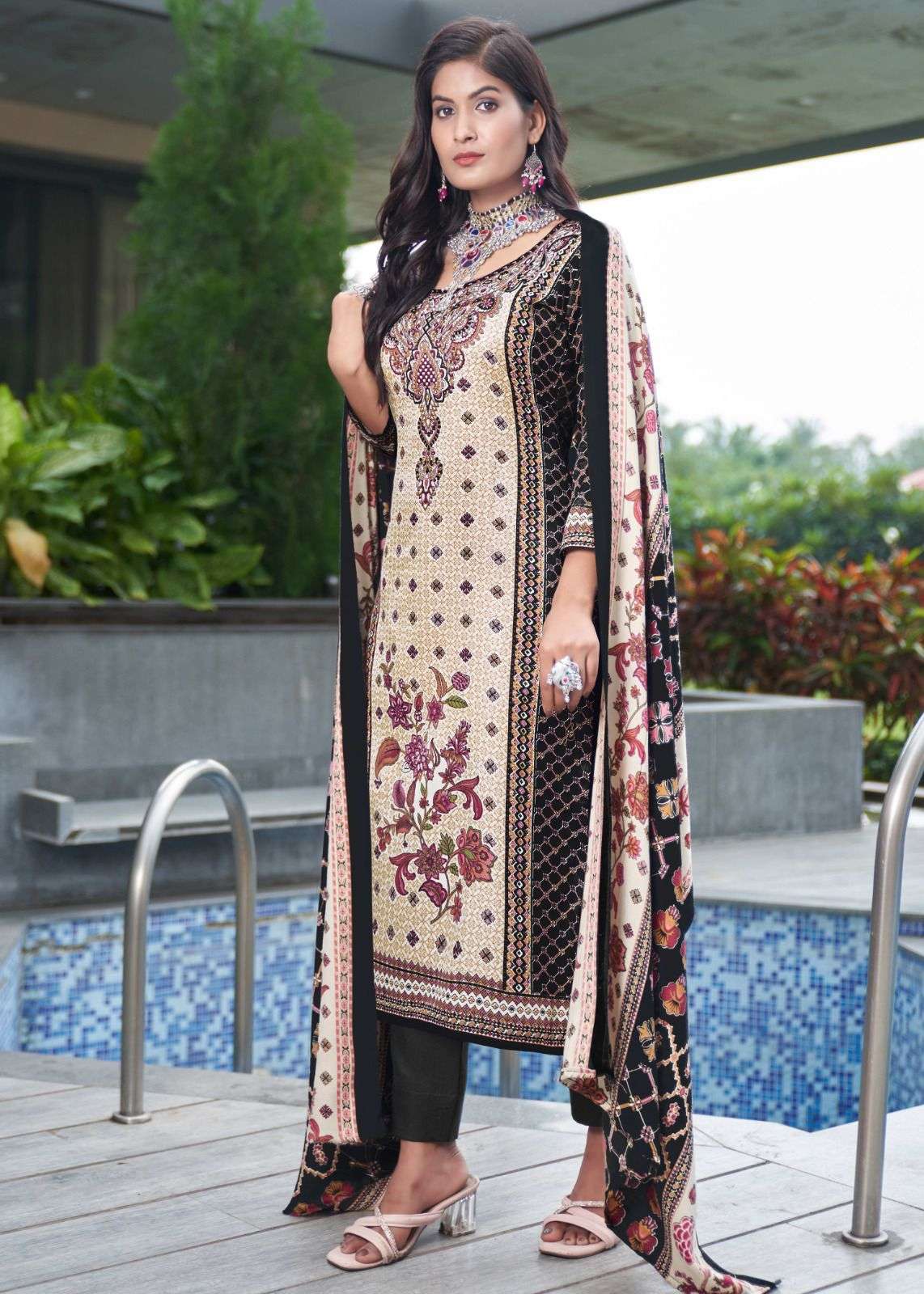 ROLI MOLI CREATION SHAHIN 