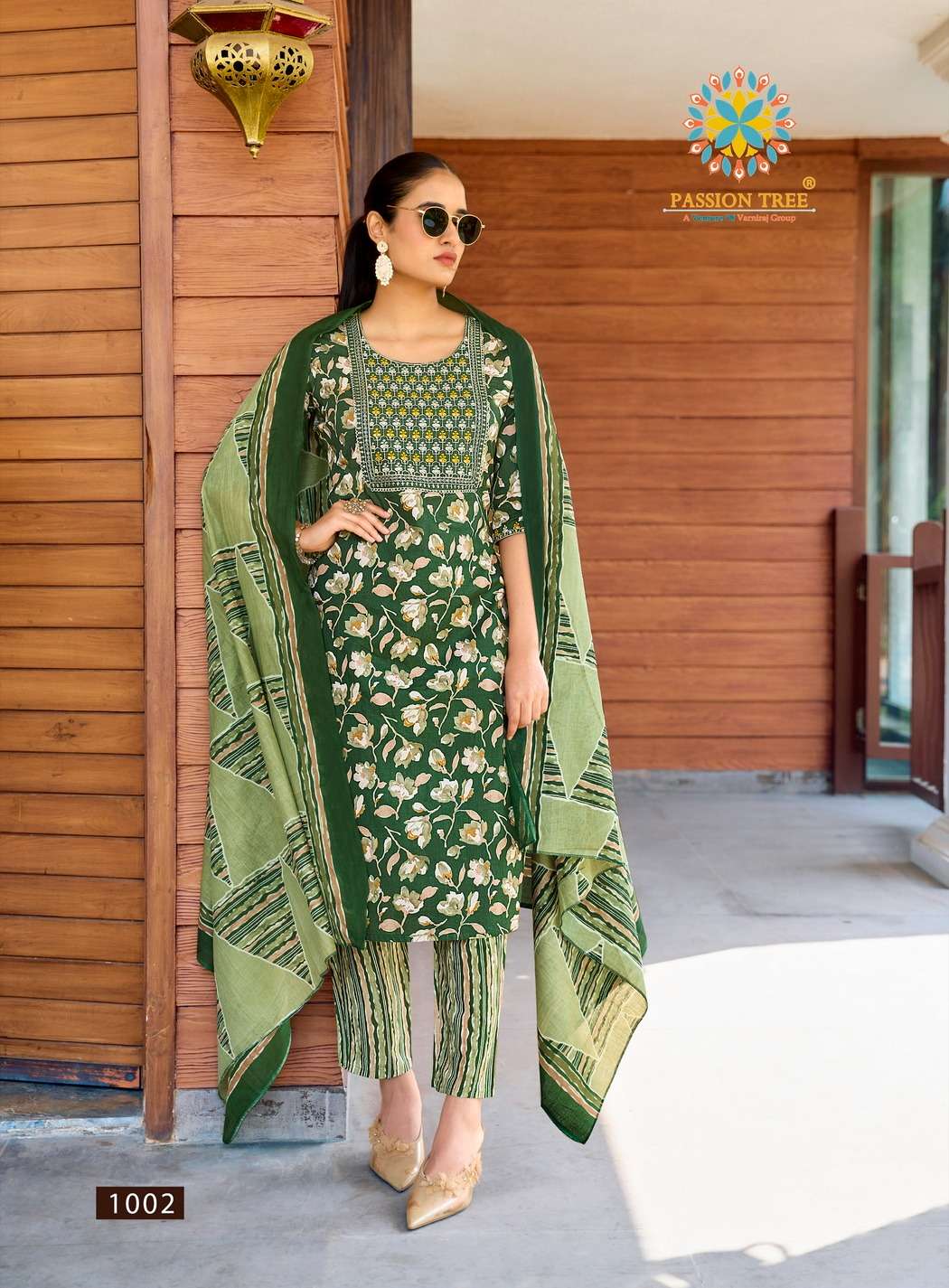 PASSION TREE PRIYANSHI VOL 1 