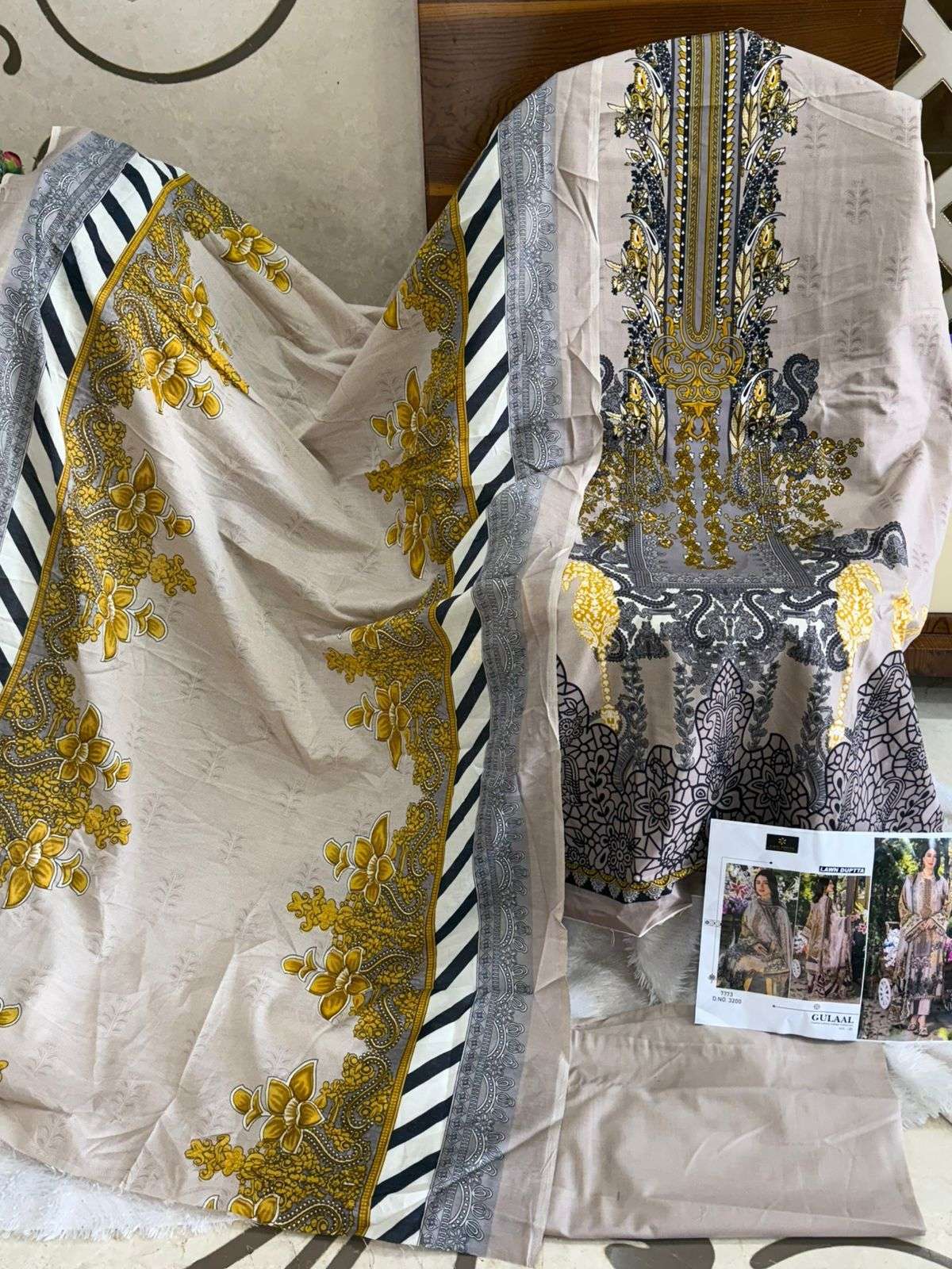 AALIZ PRINTS GULAAL VOL 1