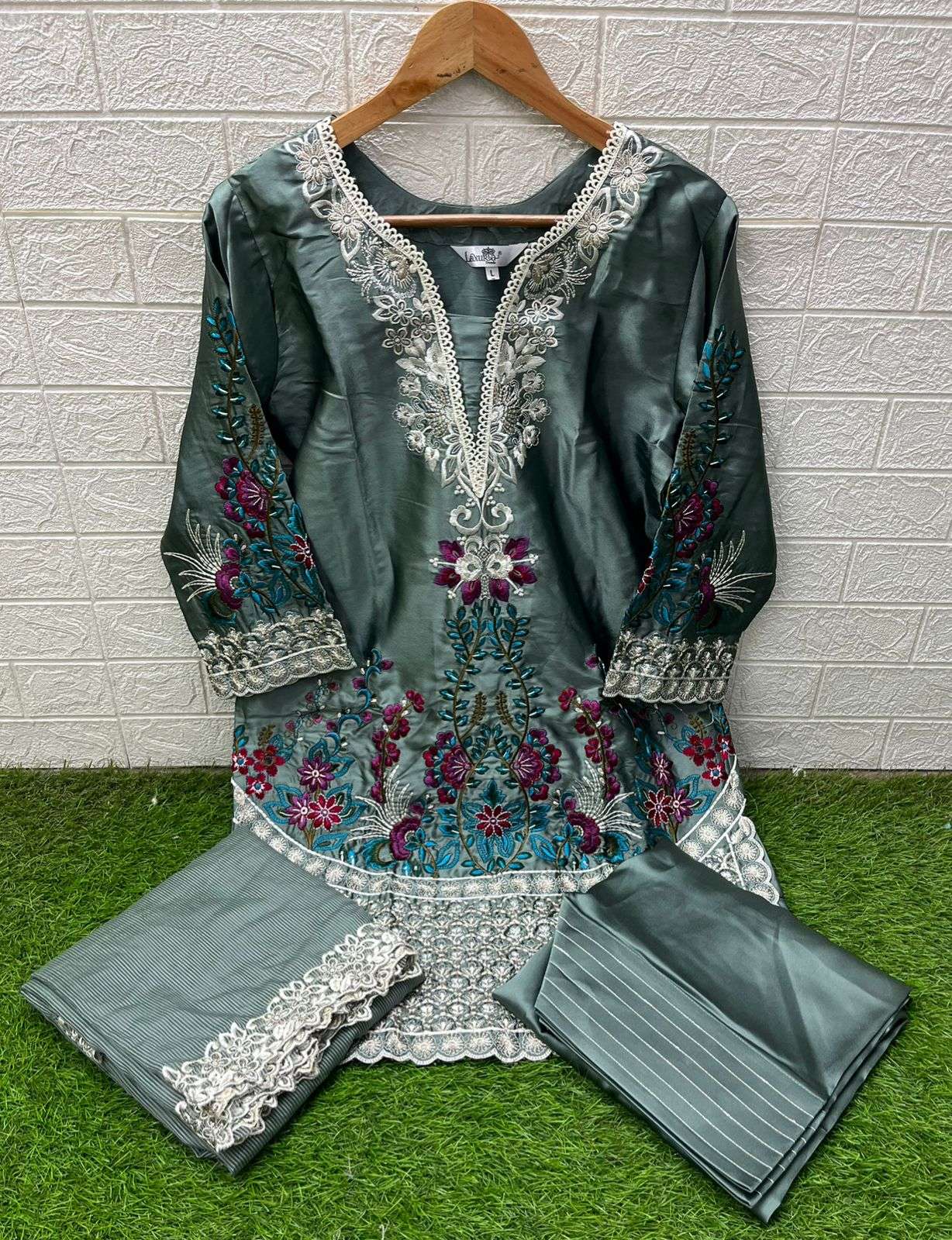 LAXURIA TRENDZ D NO 1595 