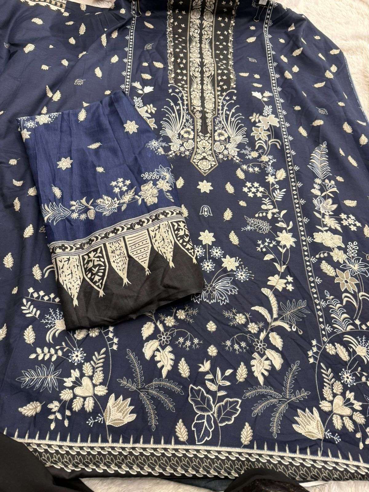 AALIZ PRINTS BIN SAHEED VOL 8 COTTON DIGITAL PRINTS SALWAR SUIT