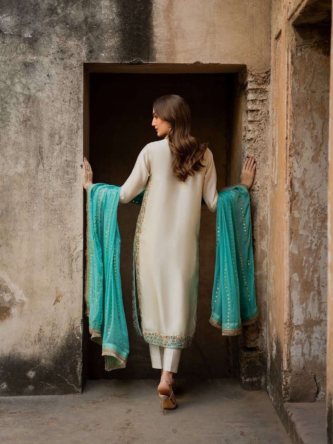 AD 220 SILK BEAUTIFUL DESIGNER LOOK PARTY LADIES SUIT