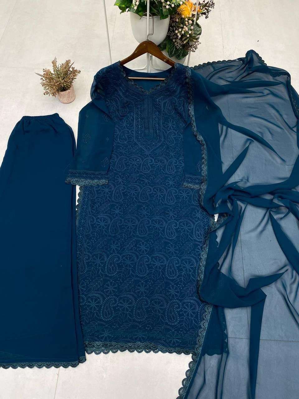 BE 170 GEORGETTE THREAD EMBROIDERED DESIGNER PAKISTANI STYLE LADIES SUIT