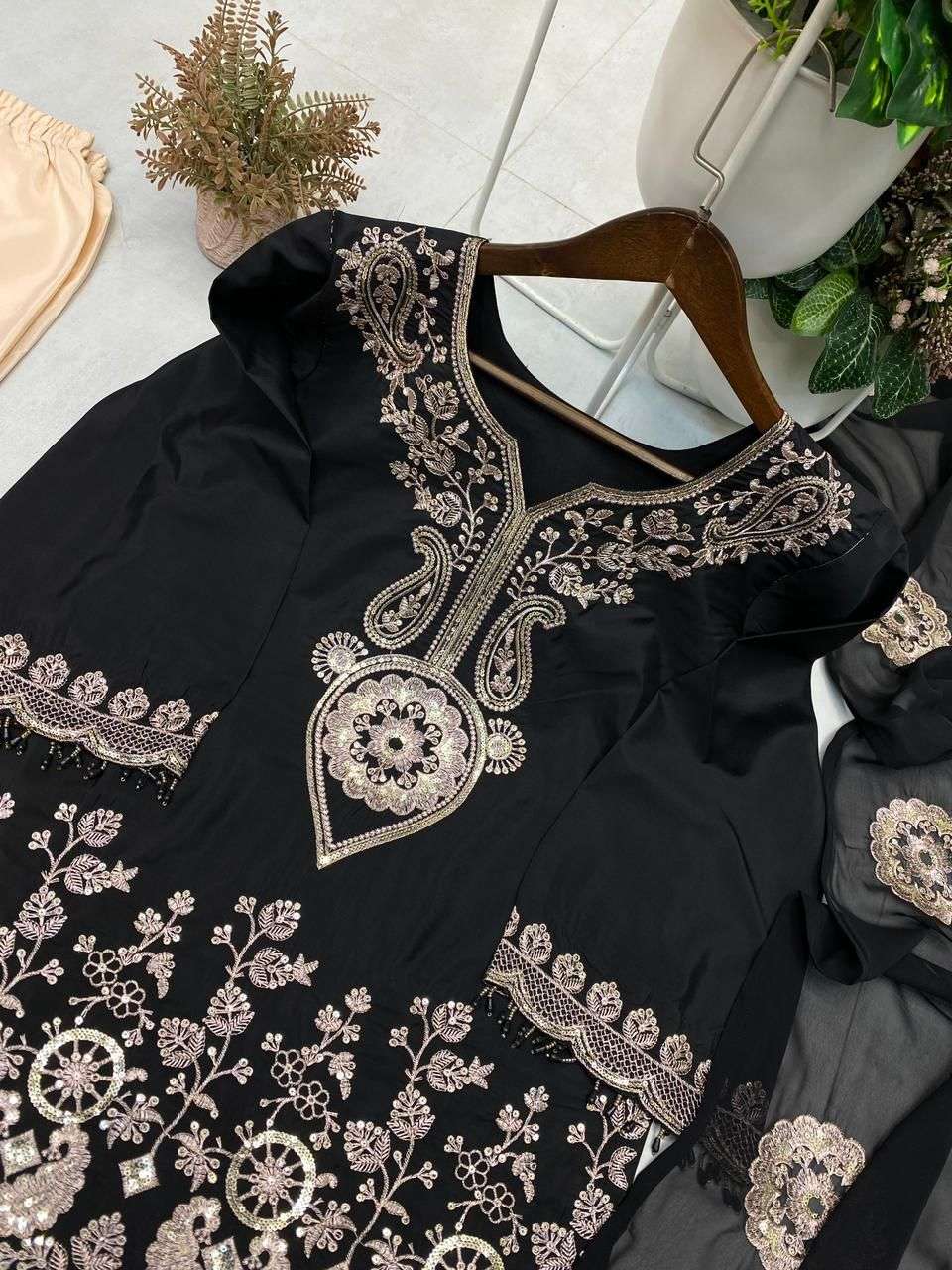 BE 409 HEAVY EMBROIDERY DESIGNER WEDDING WEAR LADIES SHARARA SUIT