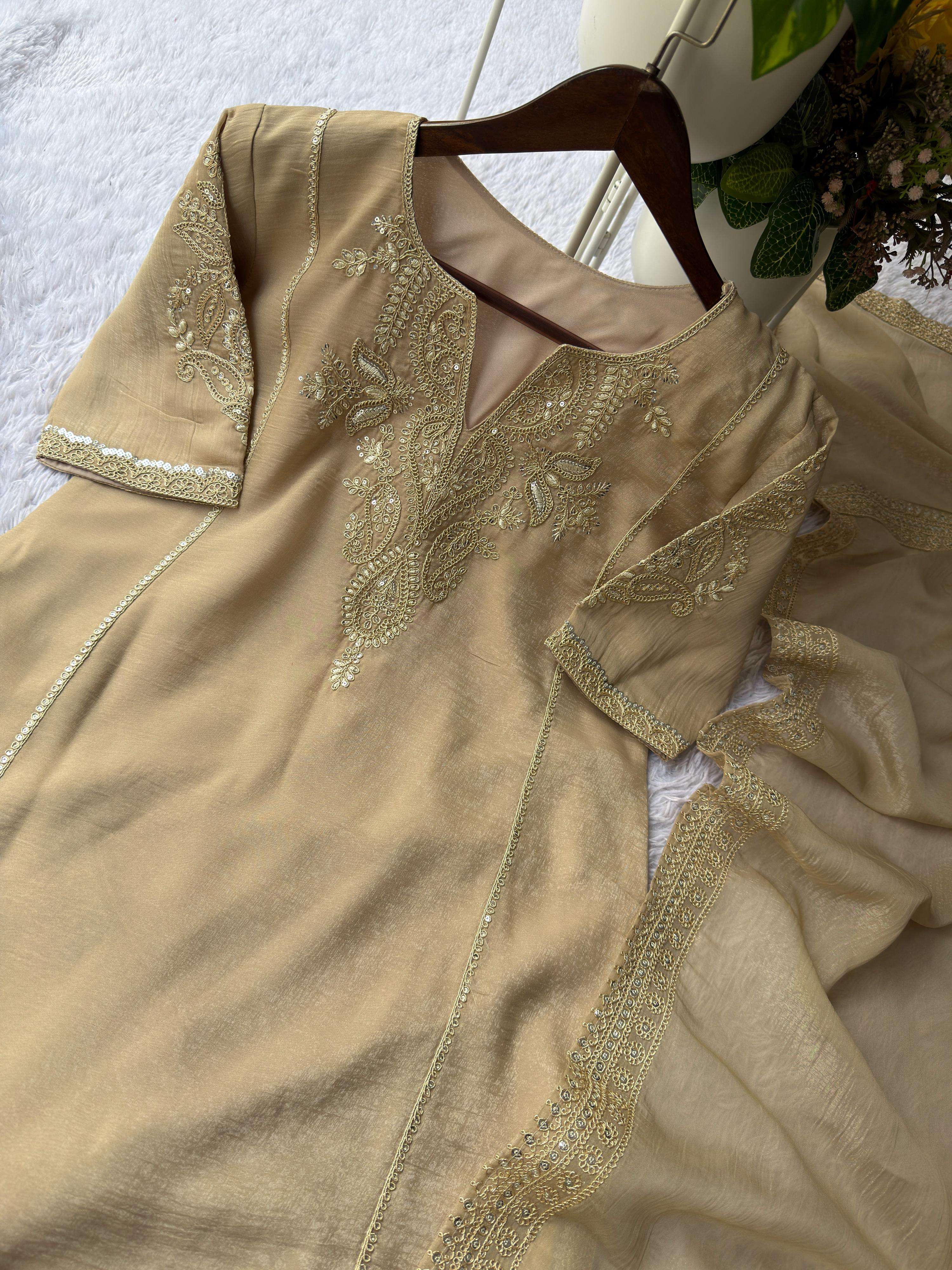 BE 443 HEAVY PREETY LOOK DESIGNER PARTY WEAR LADIES SHARARA SUIT