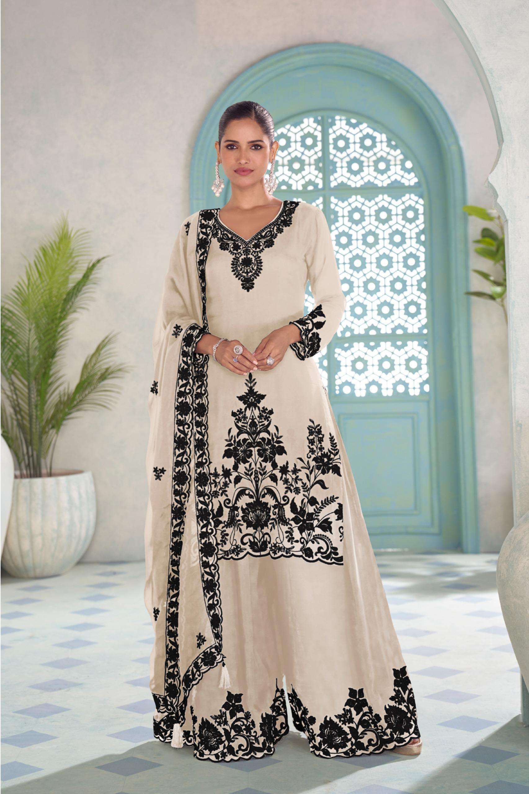 GULKAYRA DESIGNER MEHER HEAVY BEAUTIFUL DESIGNER LOOK PARTY WEAR LADIES SUIT