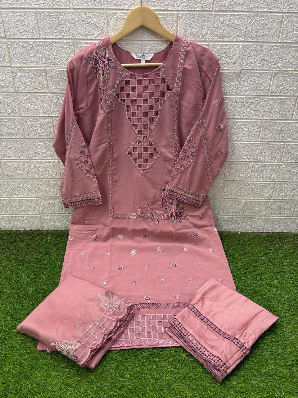 LAXURIA TRENDZ D NO 1554 GEORGETTE BEAUTIFUL DESIGNER SUIT