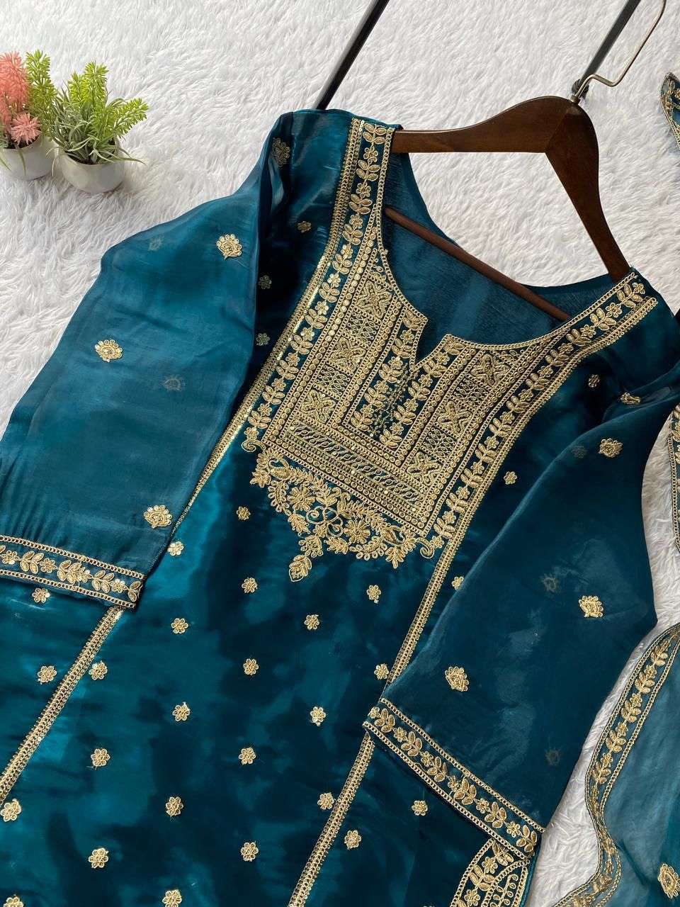 LG 2056 FOX GEORGETTE EMBROIDERY DESIGNER WORK PARTY WEAR LADIES SUIT