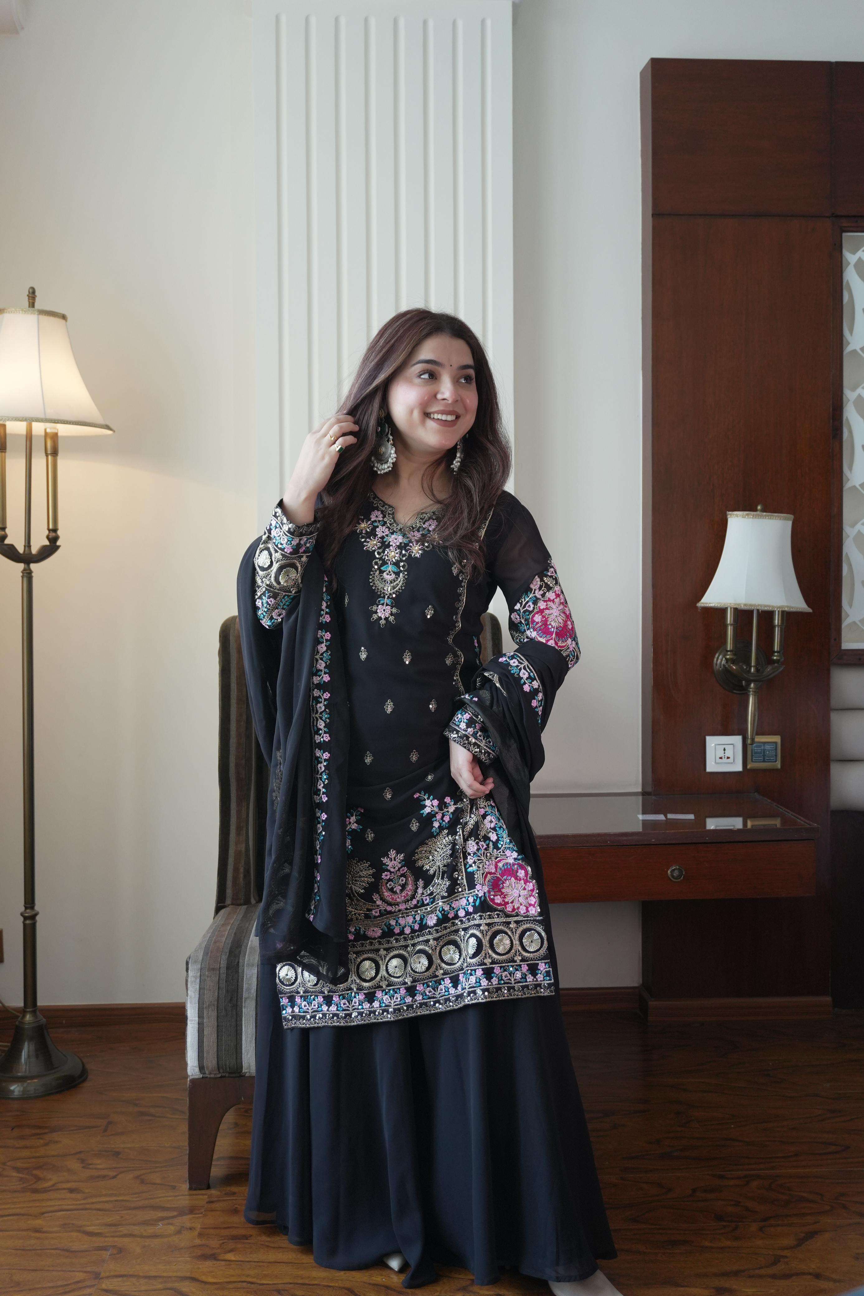 LM 13 GEORGETTE BEAUTIFUL PARTY WEAR LOOK DESIGNER LADIES SUIT