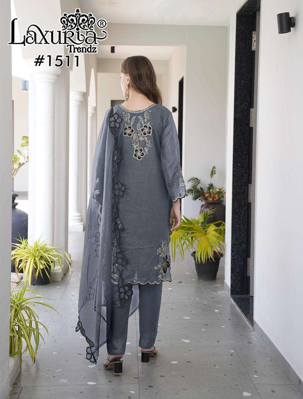 LAXURIA TRENDZ D NO 1511 GEORGETTE DESIGNER PAKISTANI SUIT