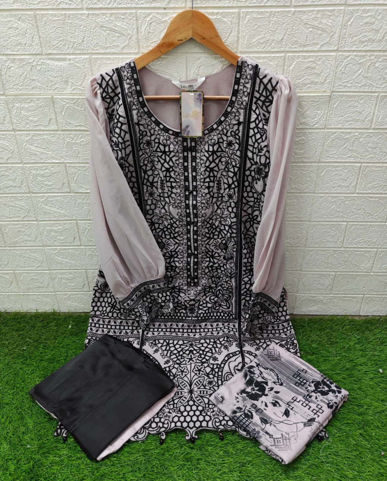 LAXURIA TRENDZ D NO 1582 GEORGETTE EMBROIDERY DESIGNER PAKISTANI SUIT