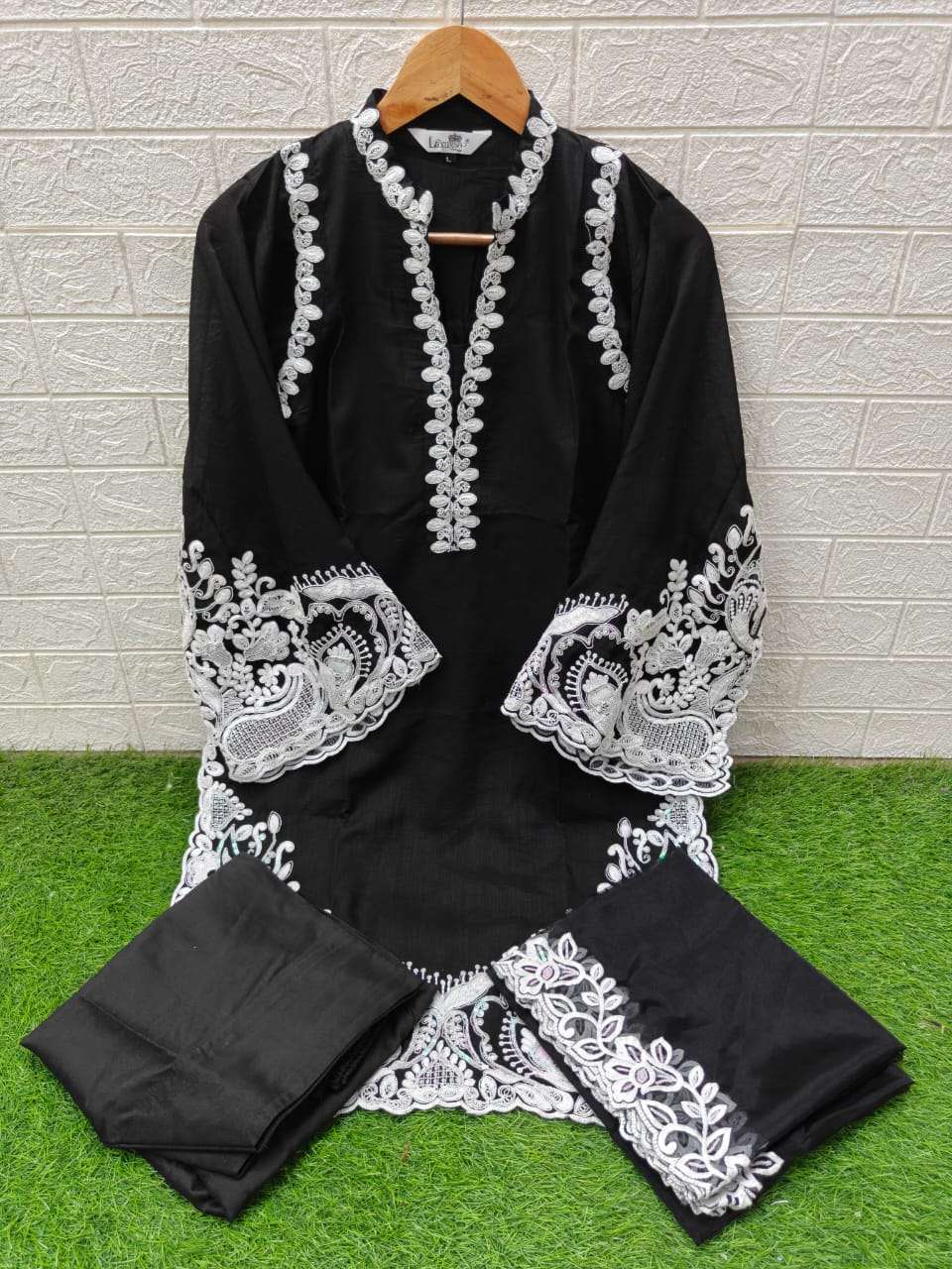 LAXURIA TRENDZ D NO 1588 SILK HEAVY EMBROIDERD DESIGNER PAKISTANI SUIT