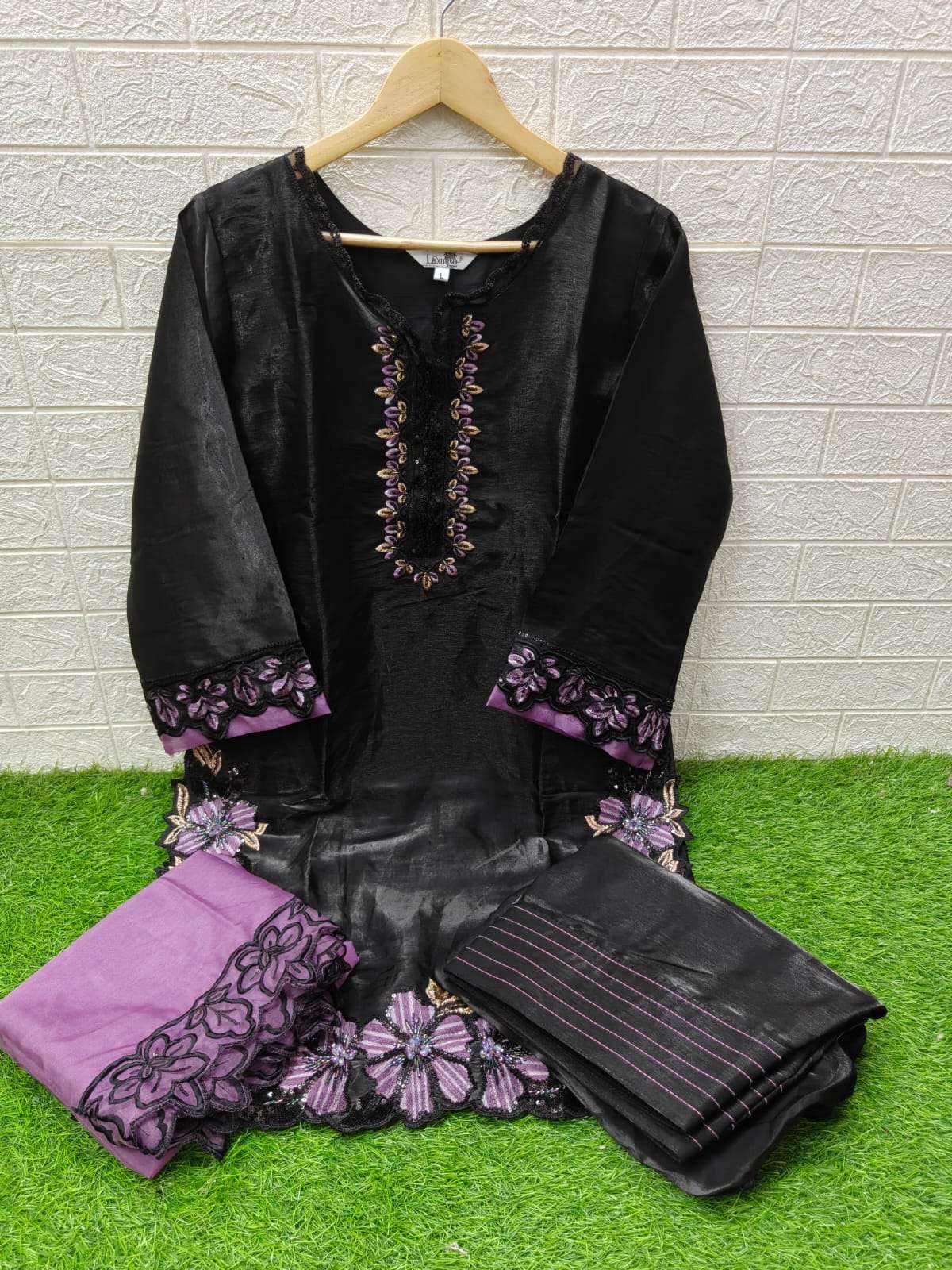 LAXURIA TRENDZ D NO 1590 SILK BEAUTIFUL DESIGNER PAKISTANI STYLE LADIES SUIT