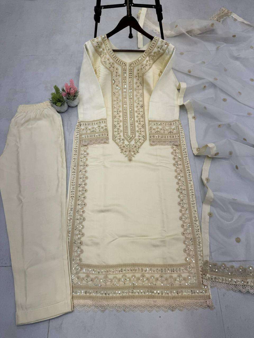 LG 1913 SILK DESIGNER SPECIAL EID WEAR LADIES SUIT