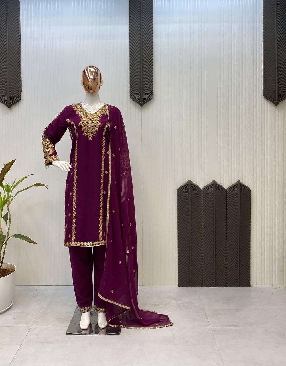 LG 1933 GEORGETTE DESIGNER FESTIVE WEAR KURTA PENT AND DUPATTA SET