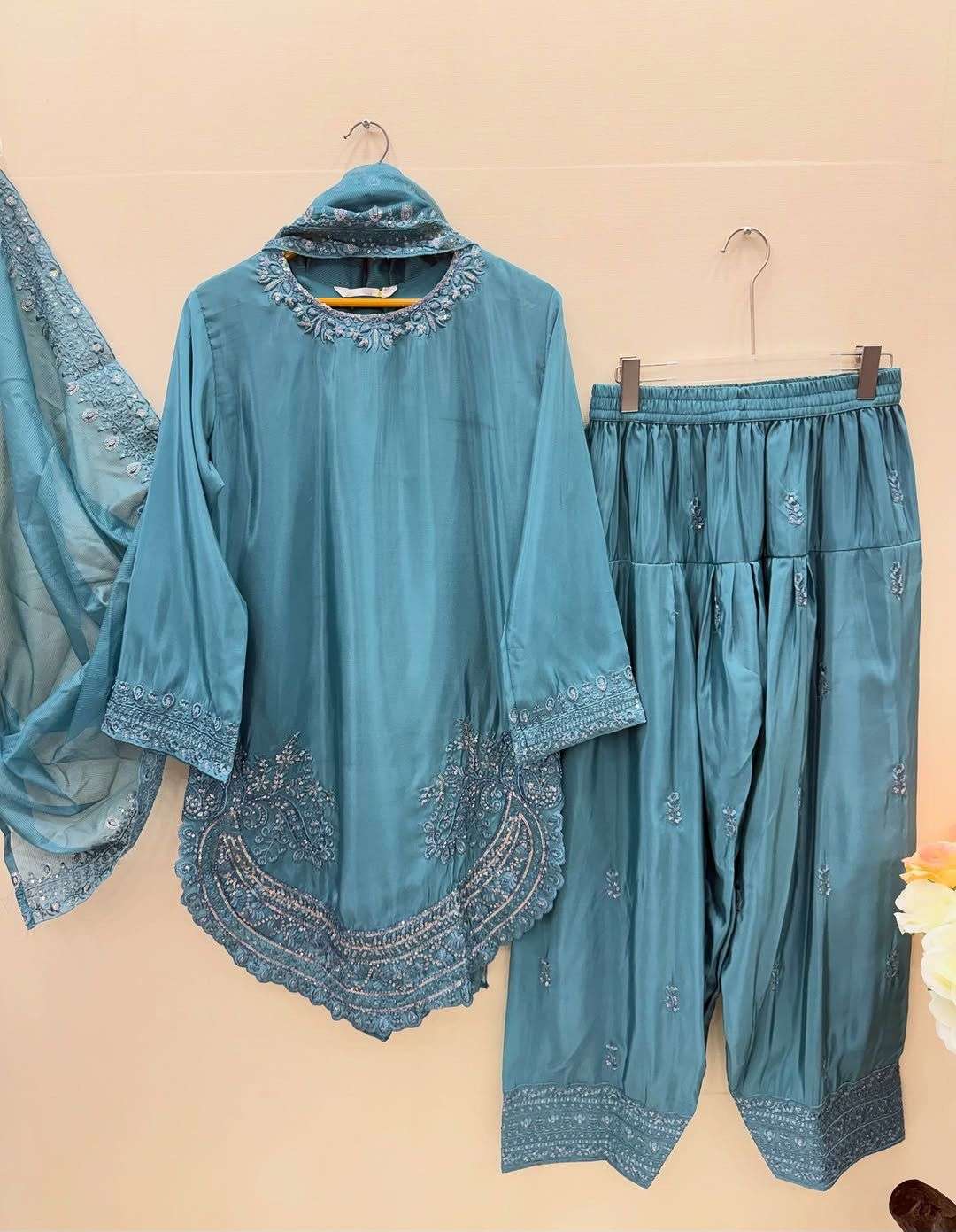 PD 1143 CREPE SILK FANCY PARTY WEAR LOOK TOP FARSHI PLAZZO AND DUPATTA 