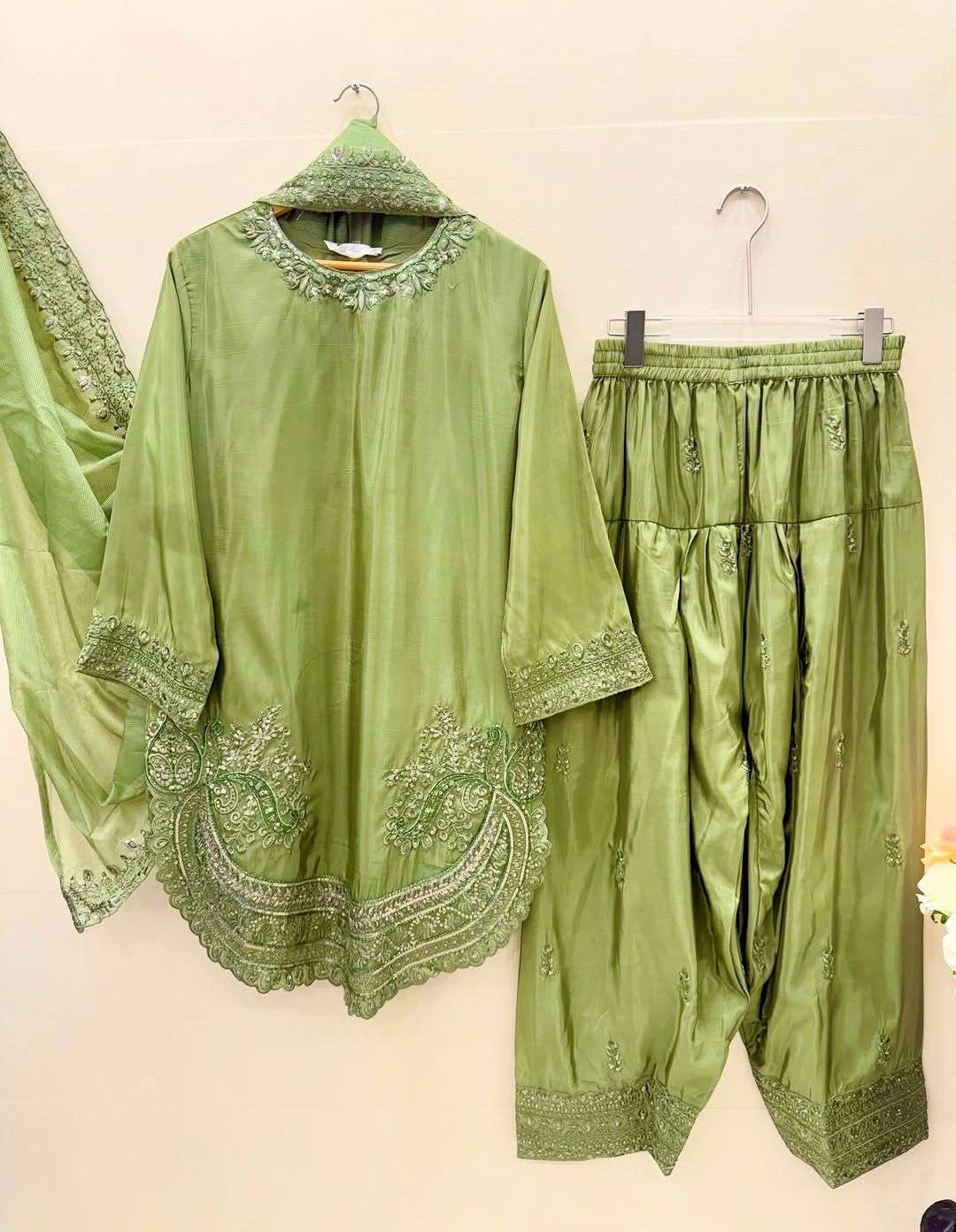 PD 1143 CREPE SILK FANCY PARTY WEAR LOOK TOP FARSHI PLAZZO AND DUPATTA 