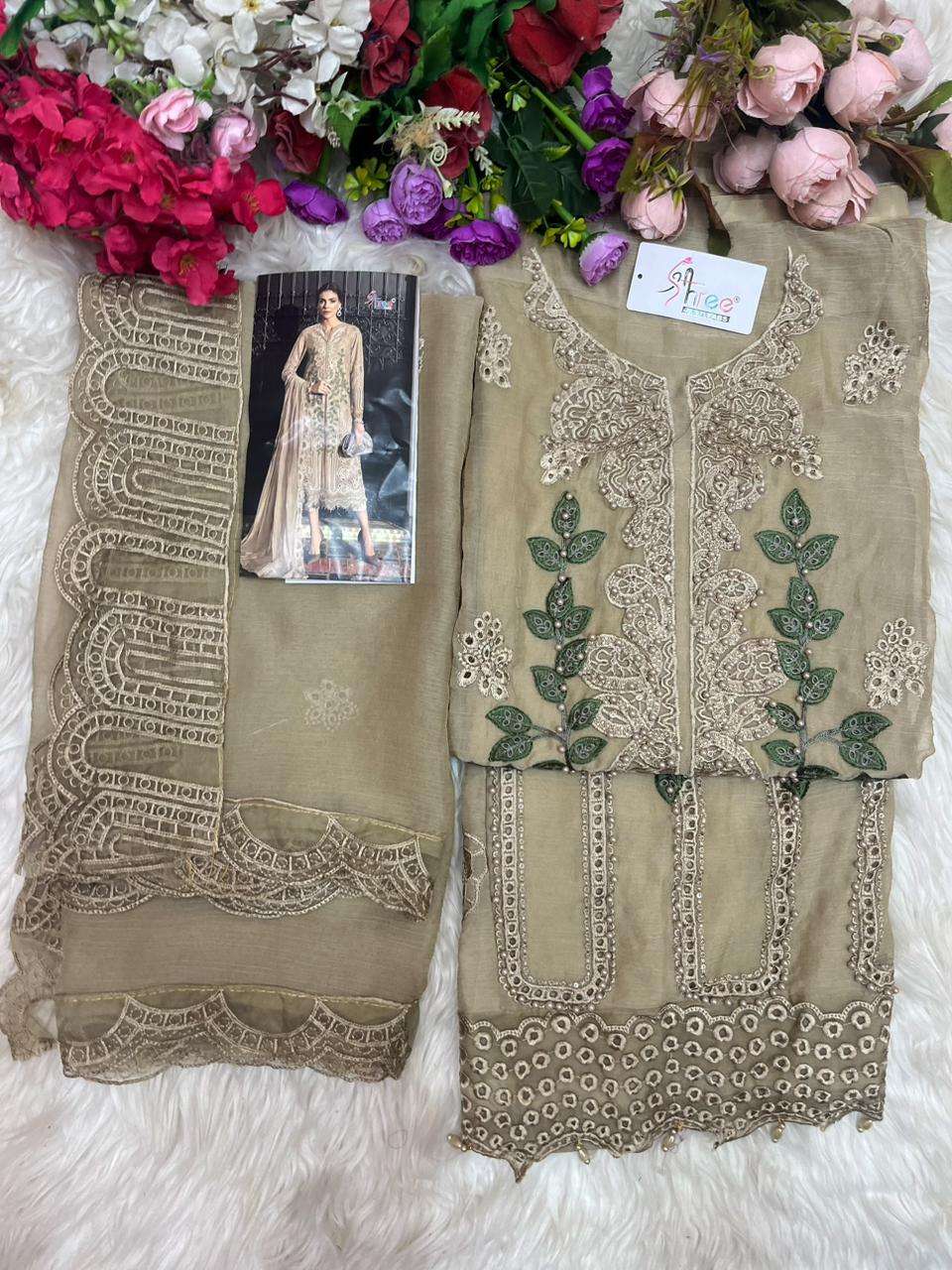 SHREE FABS SF 5576 HEAVY EMBROIDERY DESIGNER WEDDING WEAR PAKISTANI SUIT