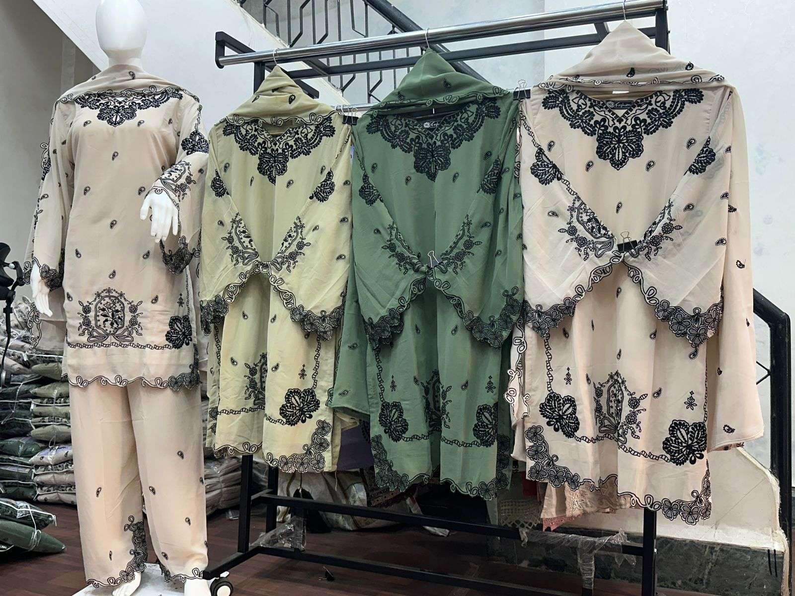 VS FASHION D NO 2702 GEORGETTE HEAVY EMBRIDERY DESIGNER PAKISTANI STYLE SUIT