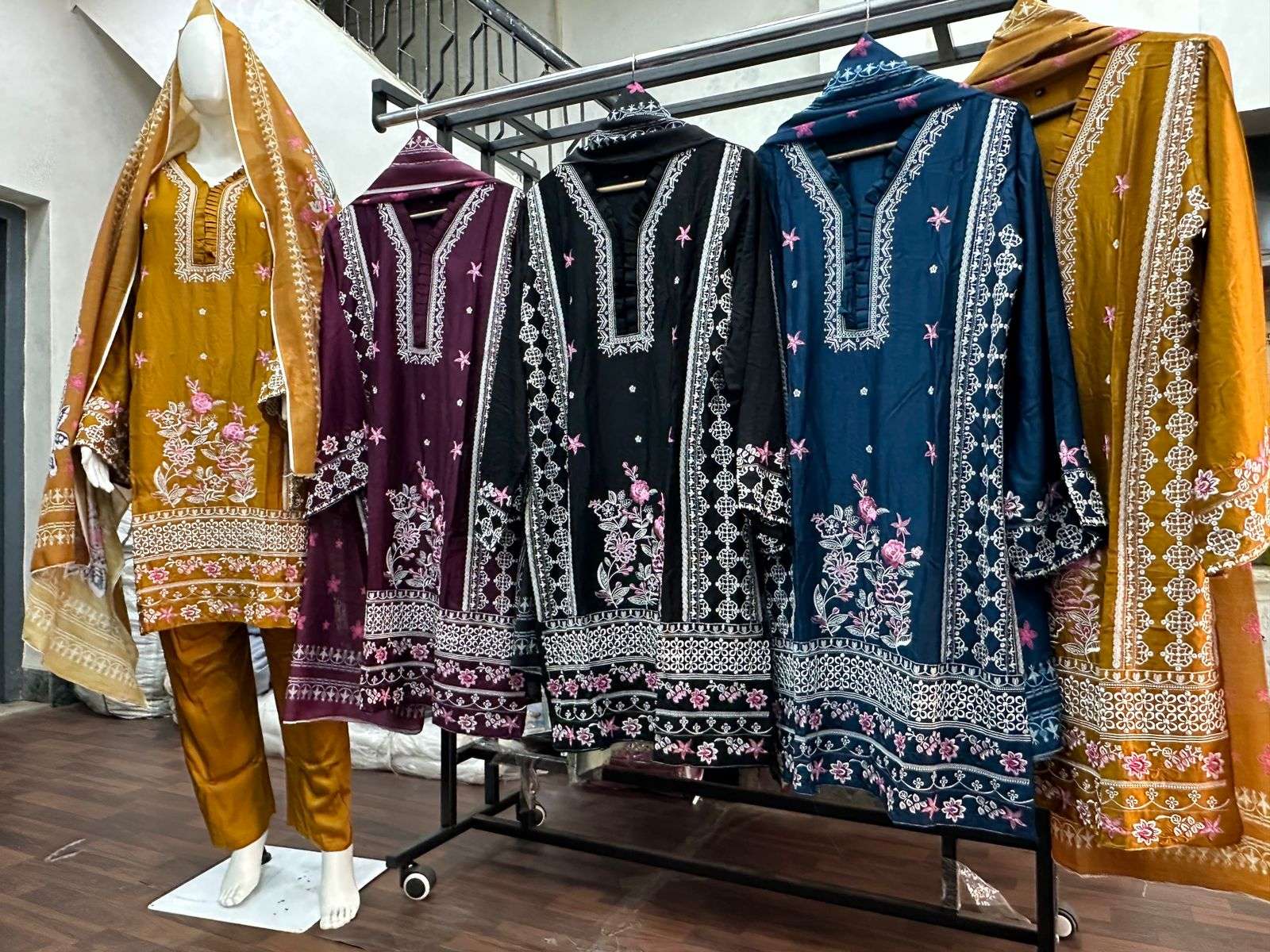 VS FASHION D NO  2705 RAYON DIGITAL PRINT WITH HEAVY EMBROIDERY DESINER READY MADE PAKISTANI SUIT