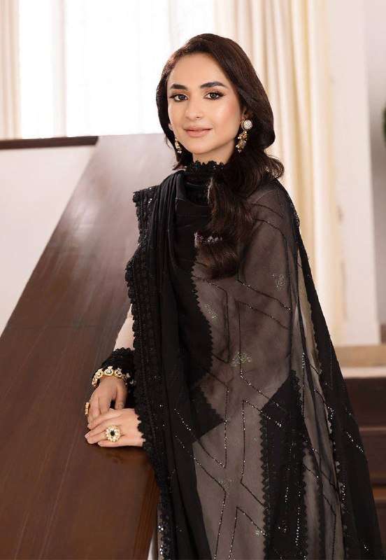 KD 1593 BEAUTIFUL PAKISTANI STYLE DESIGNER LOOK LADIES SUIT