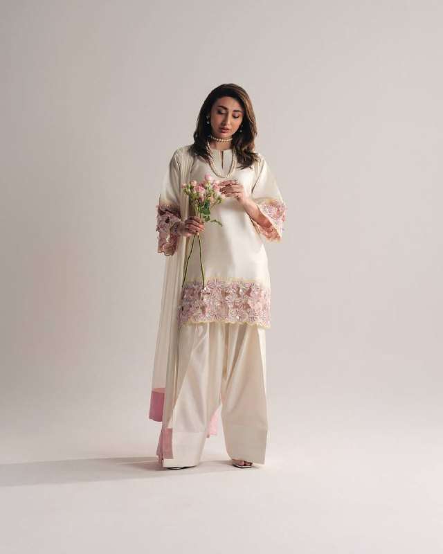 NSR 889 CREPE PAKISTANI STYLE DESIGNER LOOK LADIES SUIT