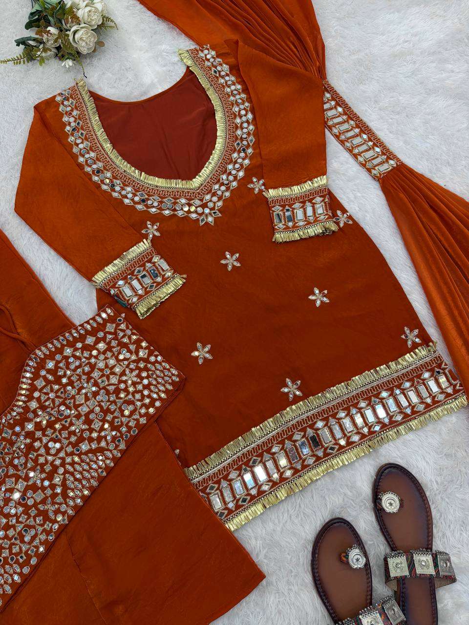 SRK 5326 SILK BEAUTIFUL DESIGNER LOOK PARTY WEAR LADIES SUIT