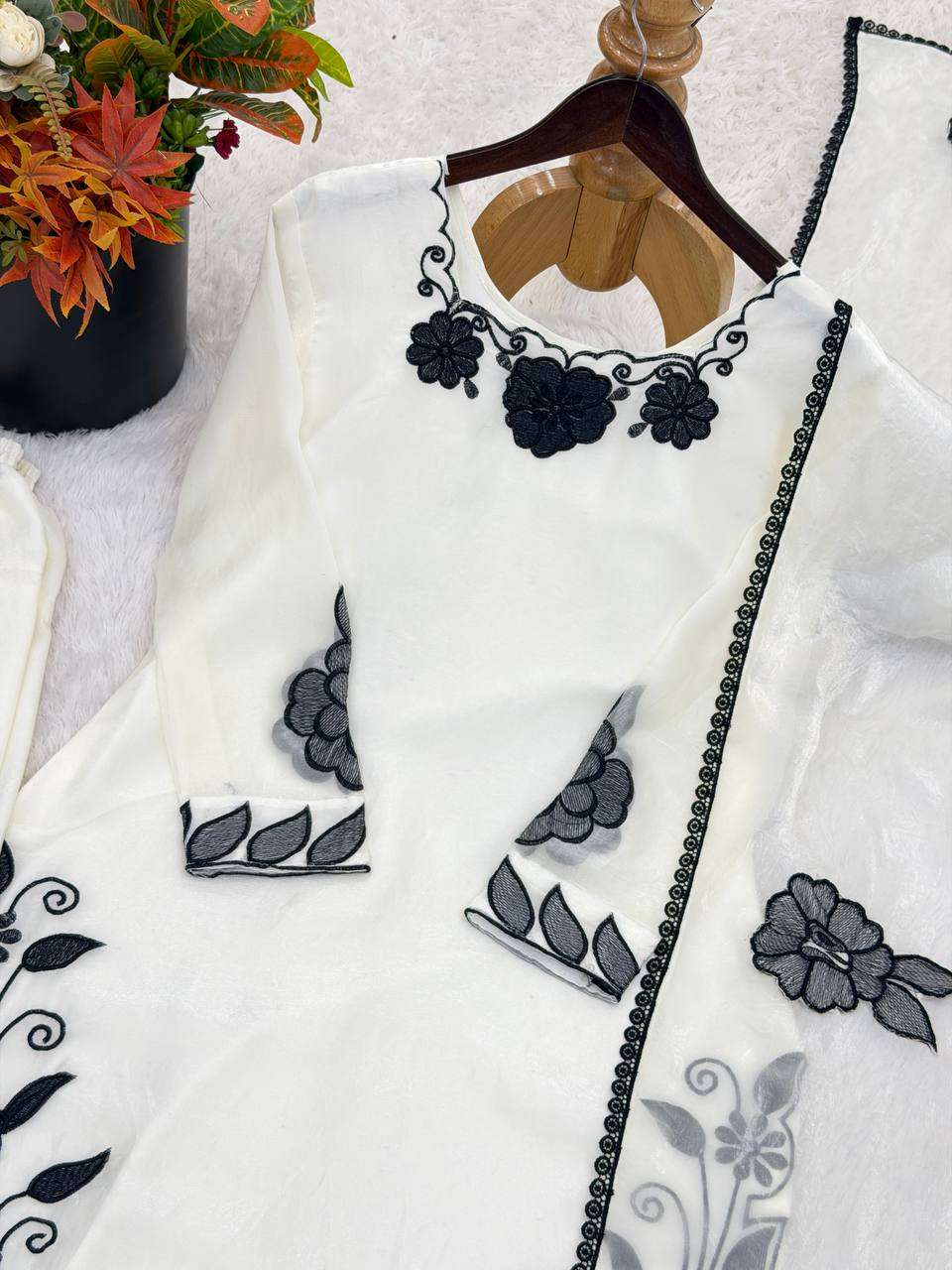 SRK 5337 SILK FANCY LOOKS DESIGNER TOP WITH FARSHI PENT WITH DUPATTA SET 