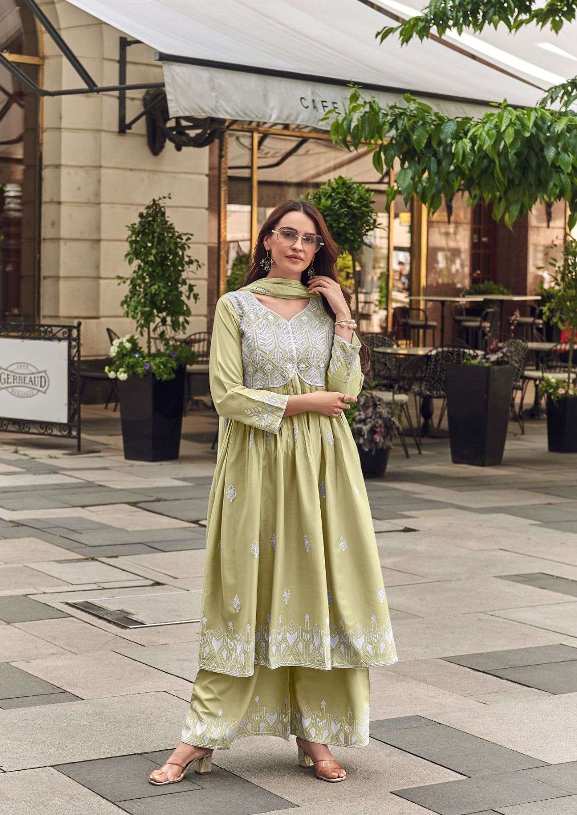 VAMIKA LAKHNAVI VOL 8 PLATINUM RAYON FANCY LUCKNOWI WORKS LADIES 3PCS SET COLLECTION 