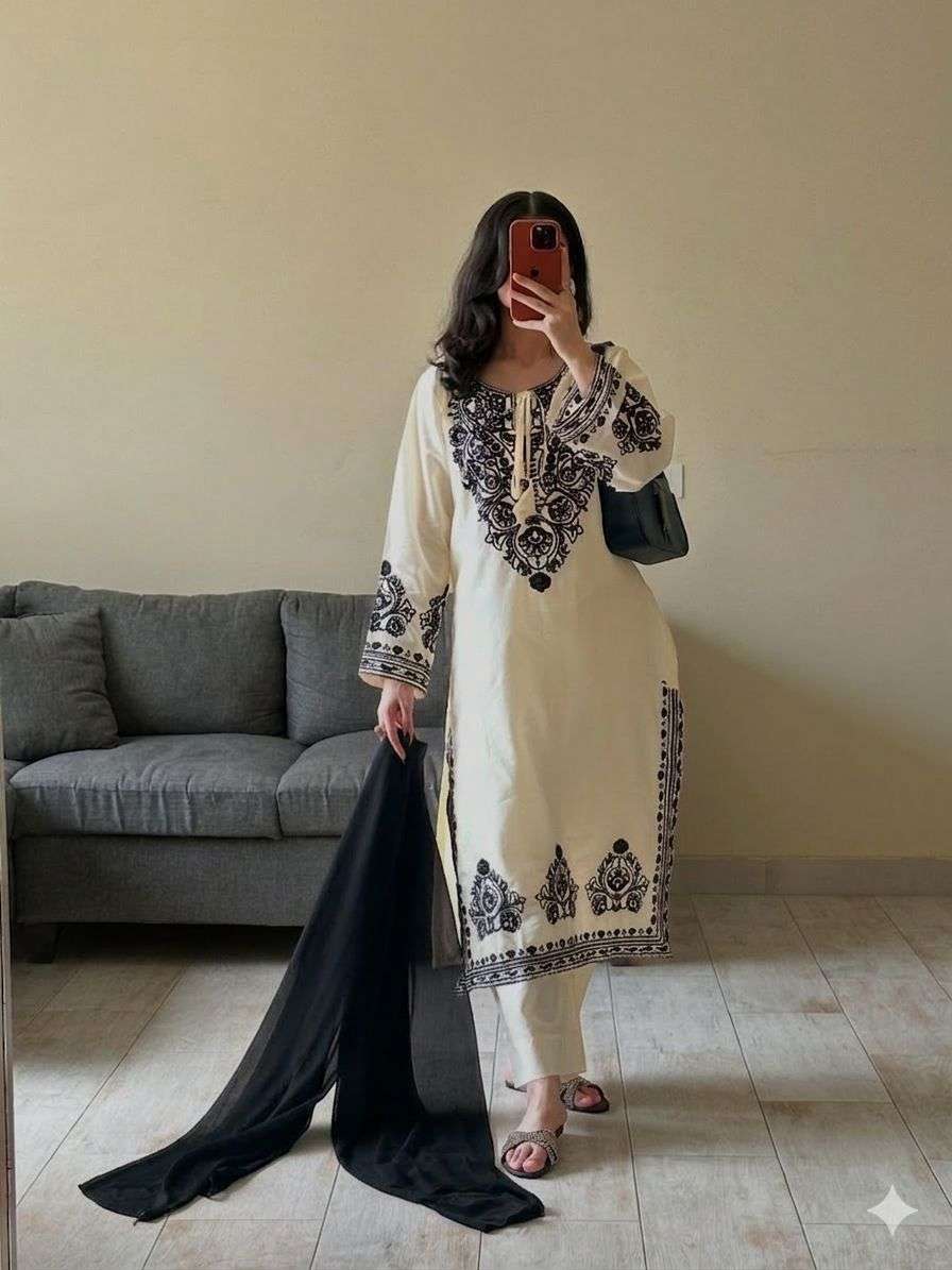 BE 386 SILK PREETY LOOK DESIGNER WEAR FUNCTION WEAR LADIES SUIT