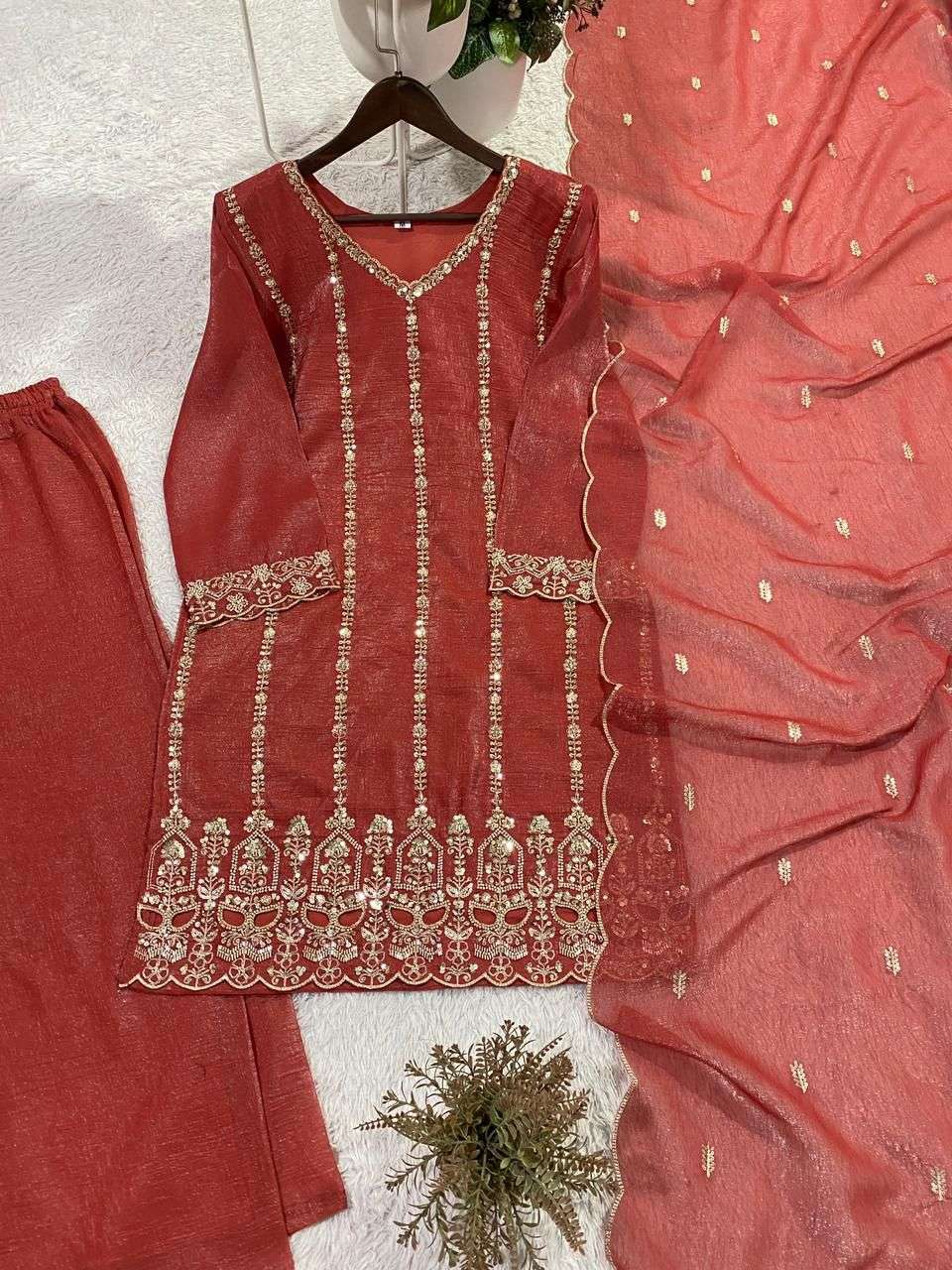BE 454 CRUNCHY SILK BEAUTIFUL DESIGNER LOOK PARTY WEAR LADIES SUIT