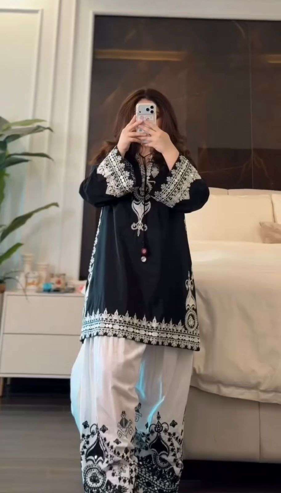 JF 044 CREPE SILK DESIGNER WORK PAKISTANI STYLE SUIT