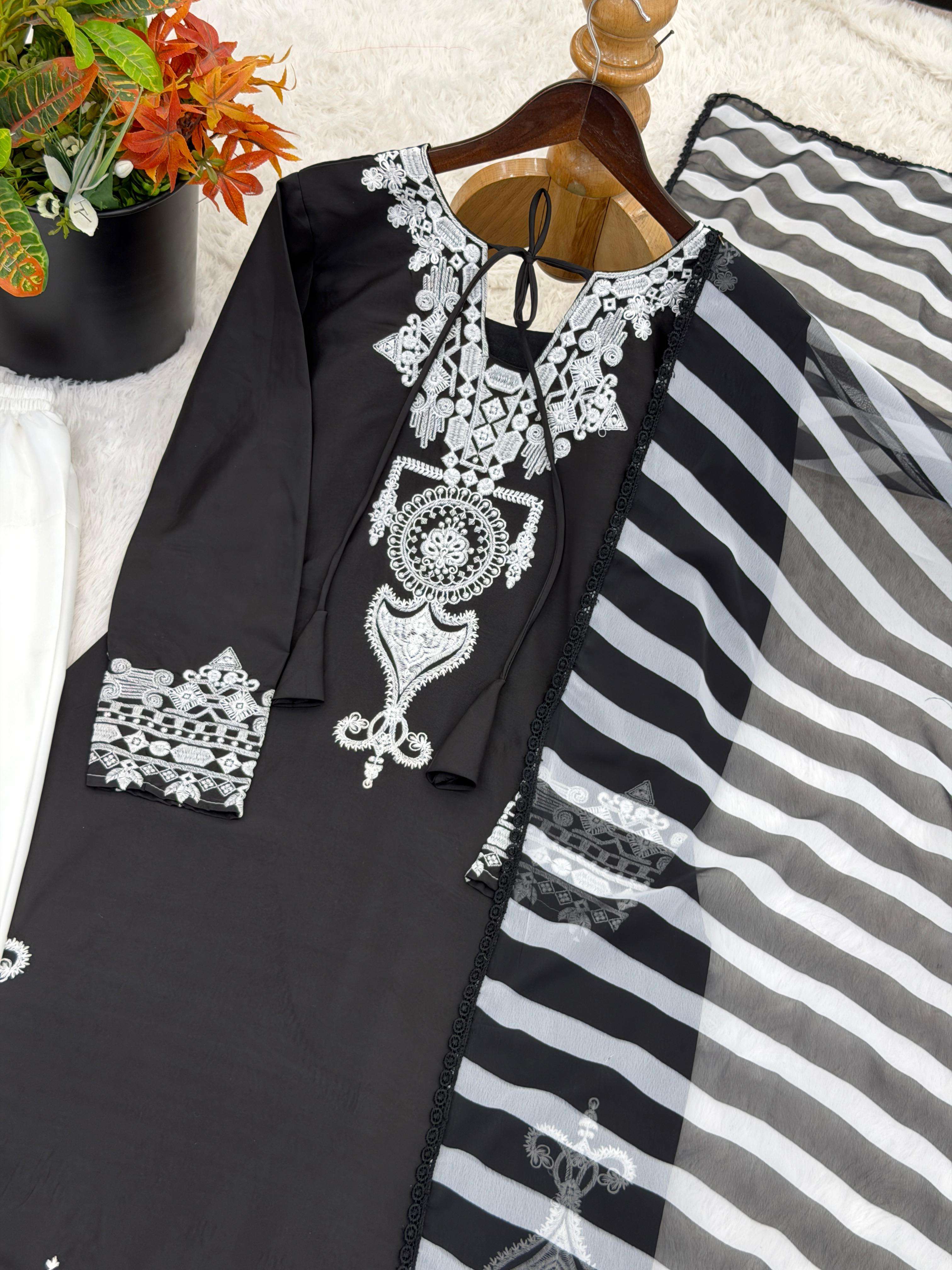 JF 044 CREPE SILK DESIGNER WORK PAKISTANI STYLE SUIT