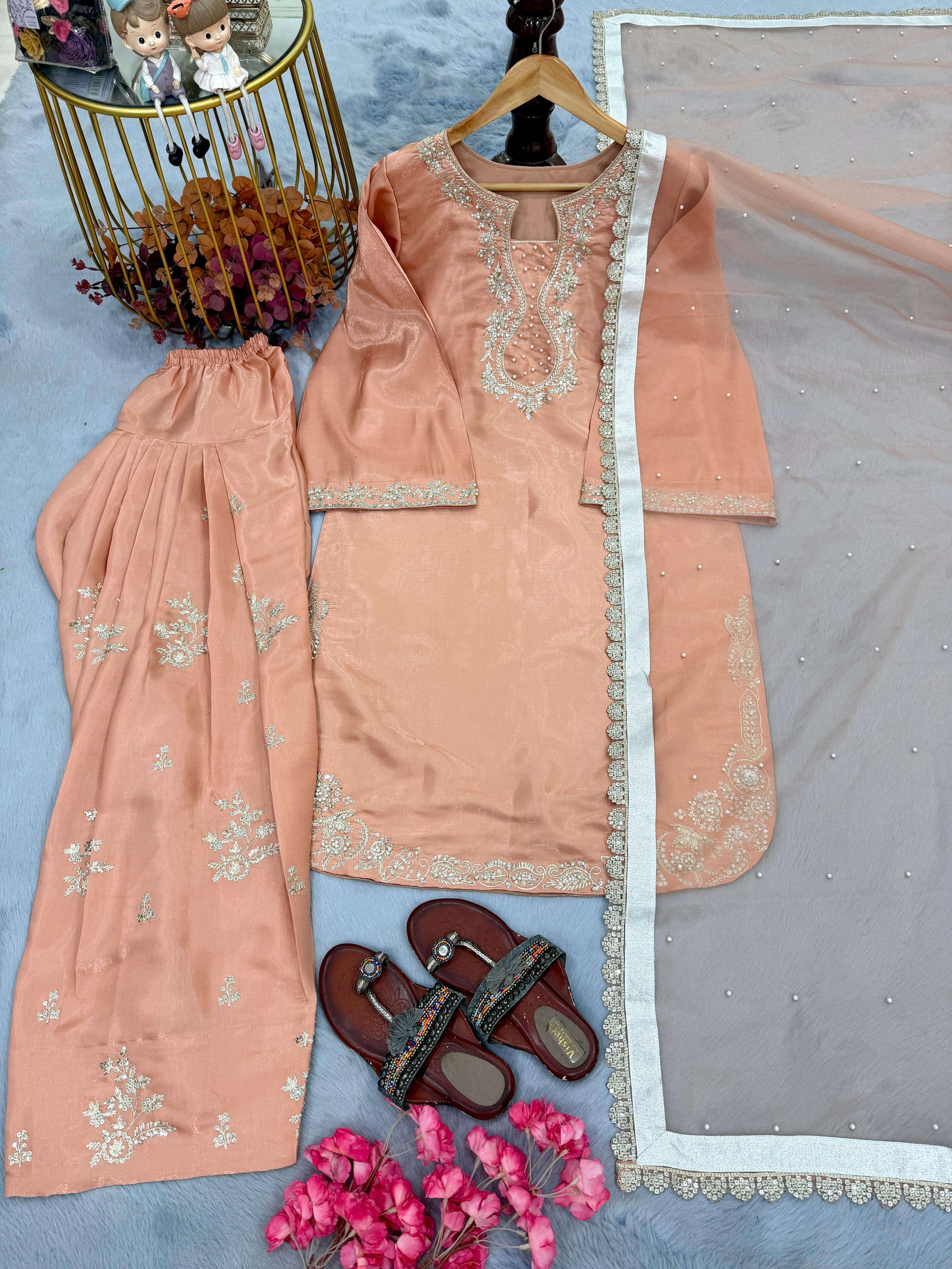 LADY LOOK 040 SILK BEAUTIFUL DESIGNER PARTY WEAR LADIES SUIT