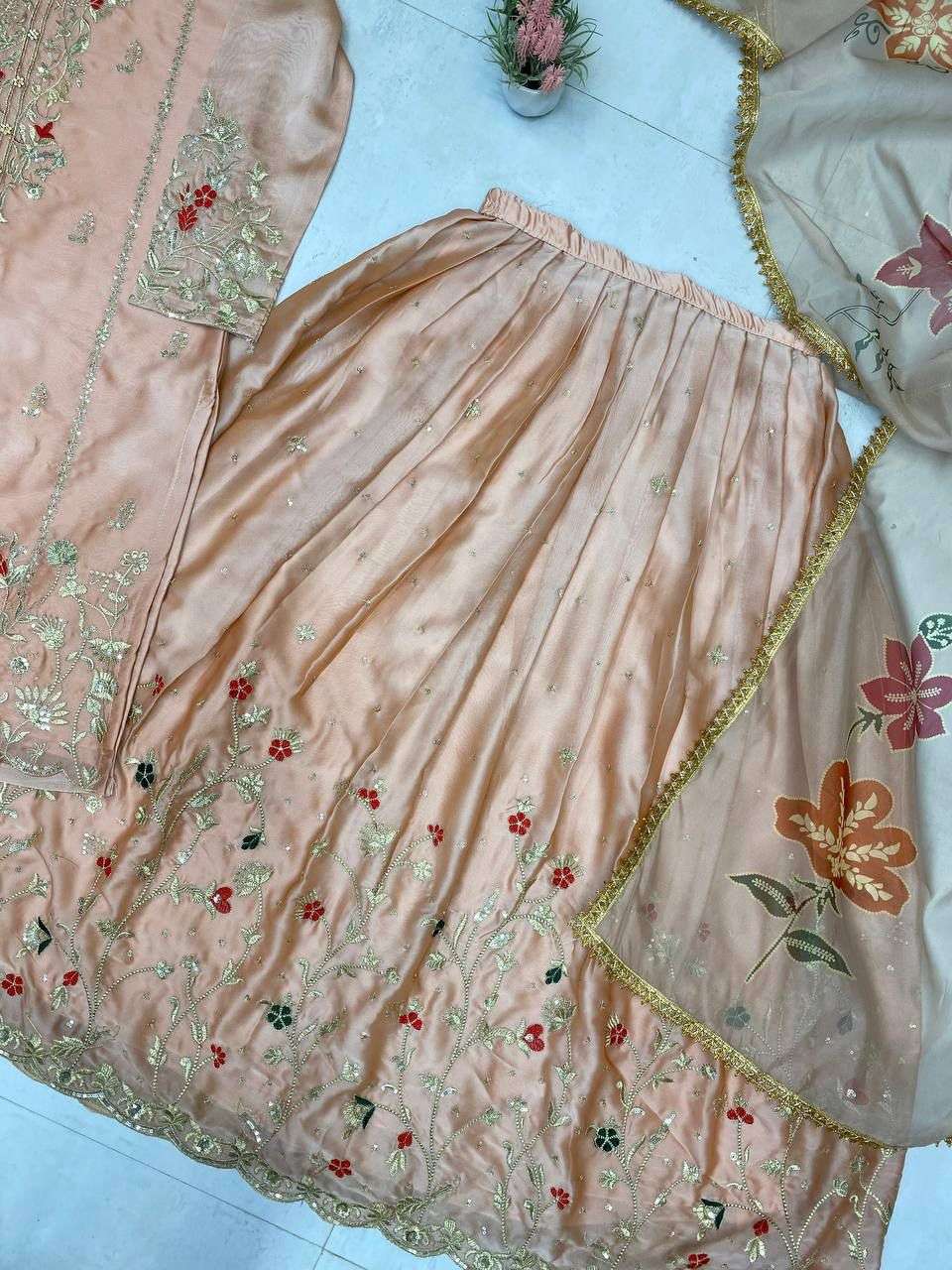 LG 1976 CHINON SEQUENCE DESIGNER WORK WEDDING WEAR LADIES SUIT