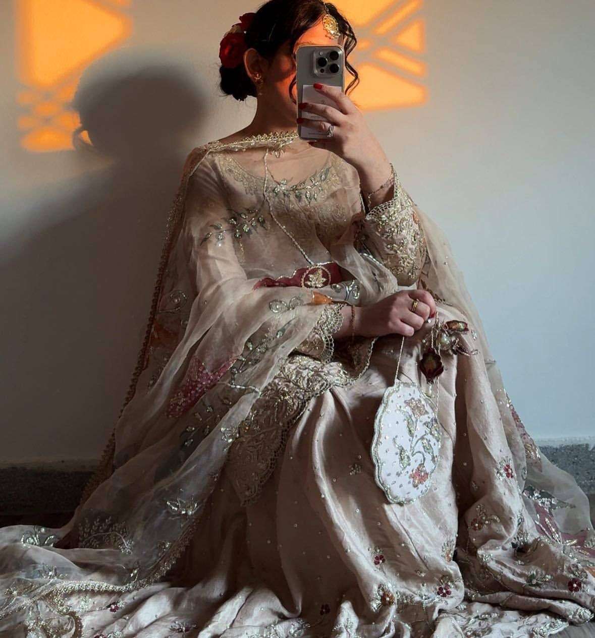 LG 1976 CHINON SEQUENCE DESIGNER WORK WEDDING WEAR LADIES SUIT