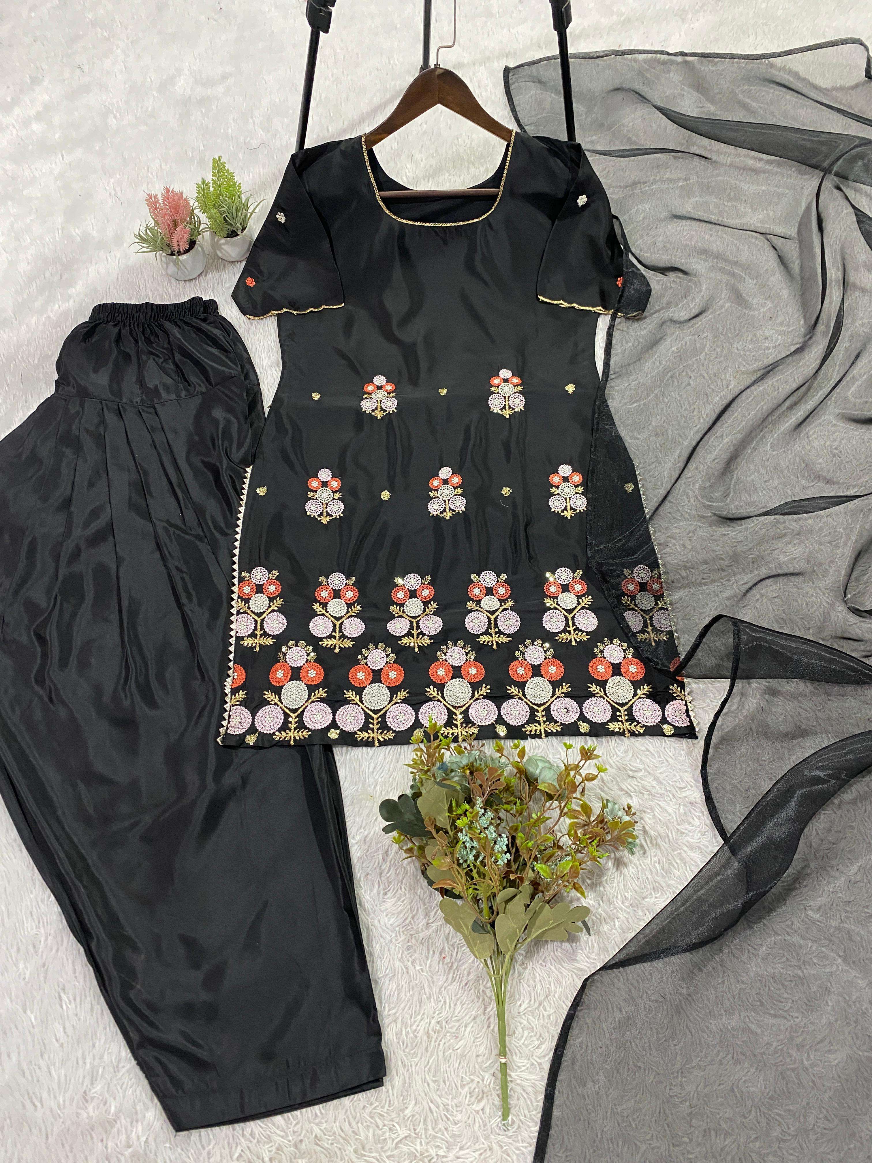 LG 2076 SILK WITH PREETY LOOK DESIGNER LADIES PARTY WEAR SUIT