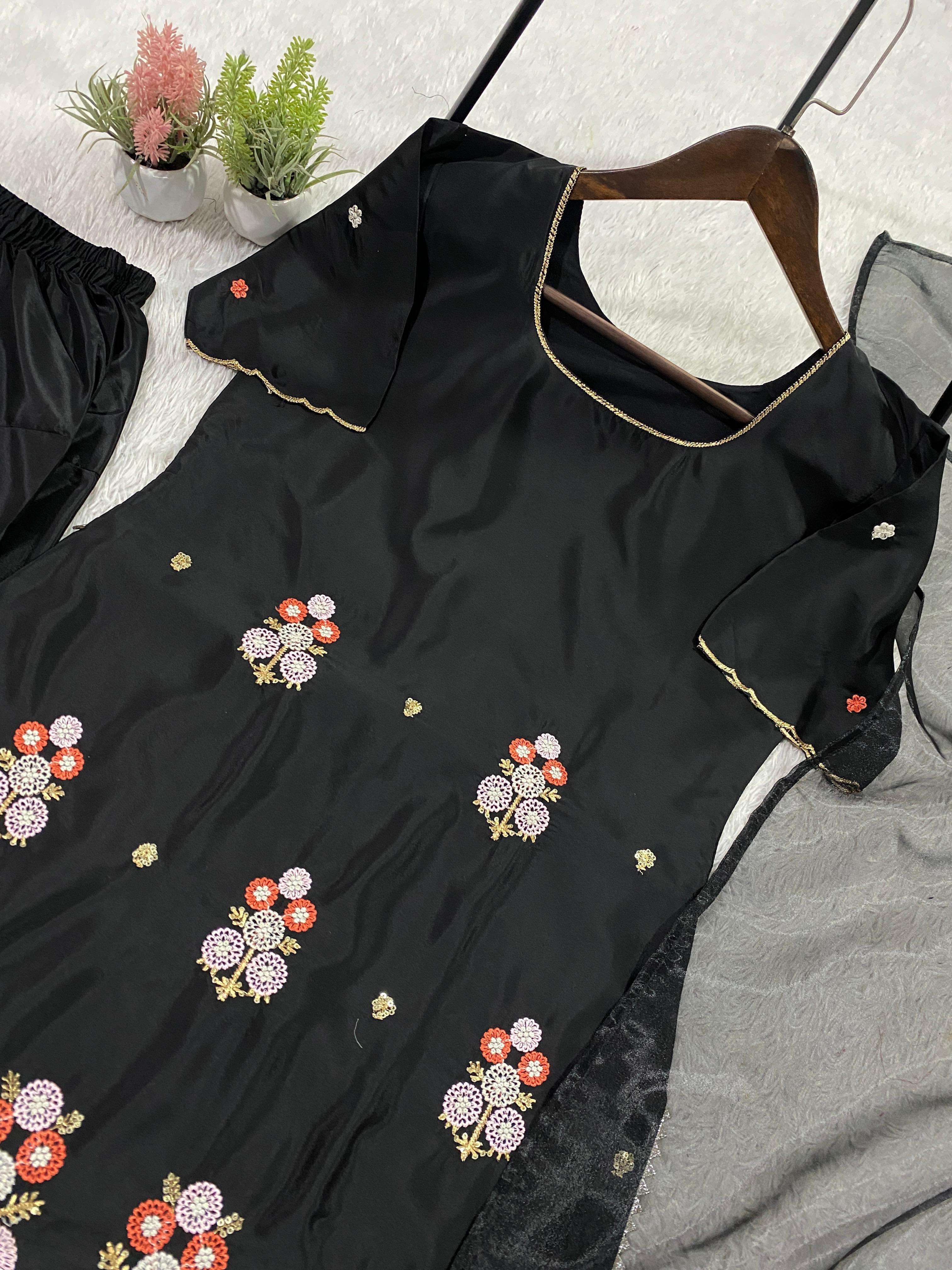 LG 2076 SILK WITH PREETY LOOK DESIGNER LADIES PARTY WEAR SUIT