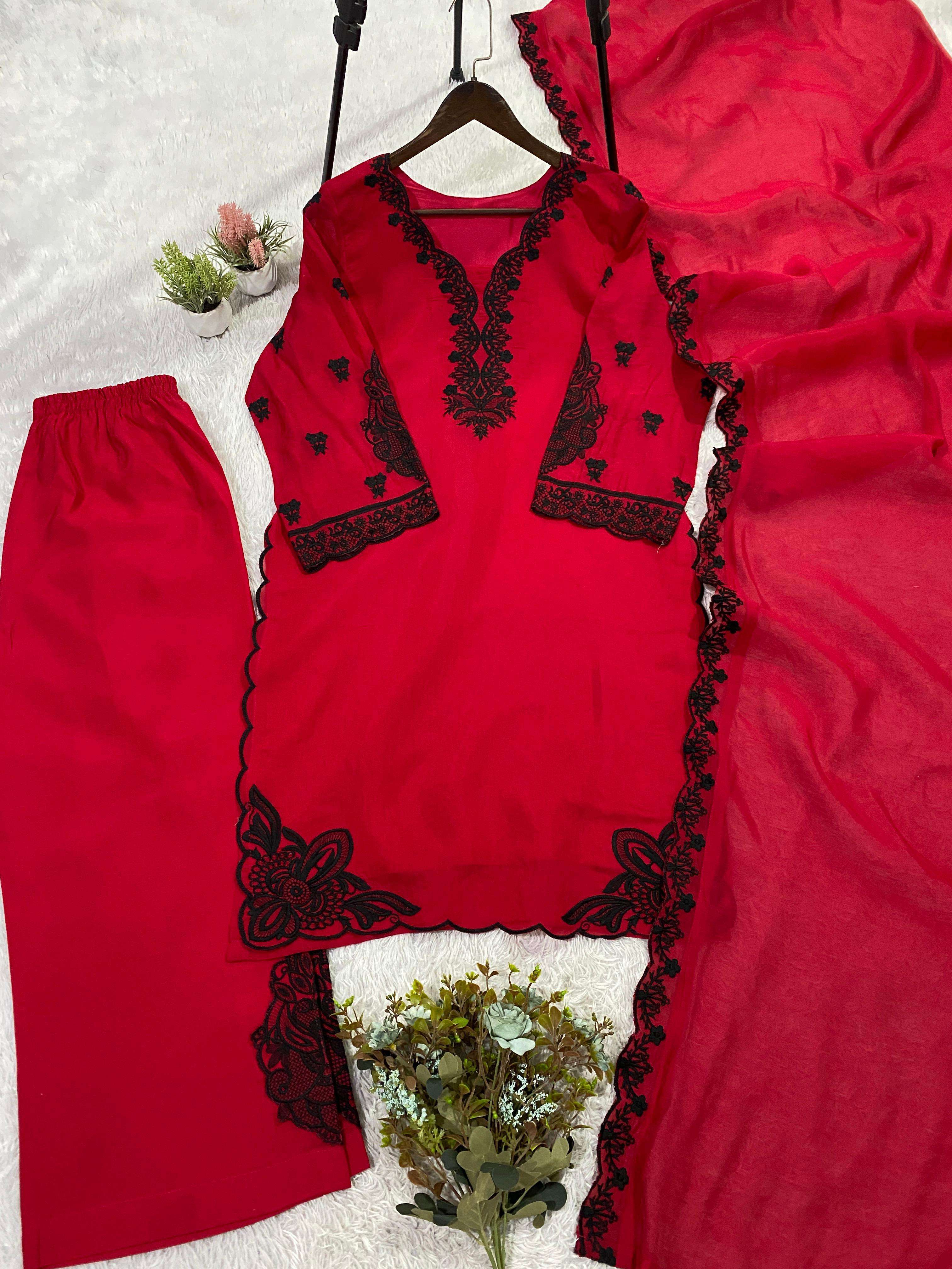 LG 2079 COTTON FANCY EMBROIDERY WORK LADIES PAKISTANI STYLE SUIT