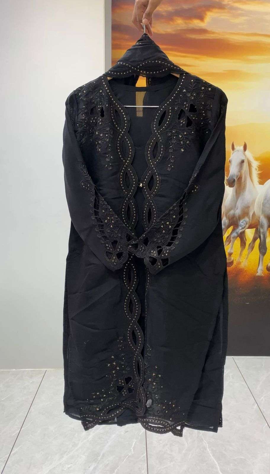 LM 18 CHANDERI SILK BEAUTIFUL DESIGNER LOOK PARTY WEAR LADIES SUIT