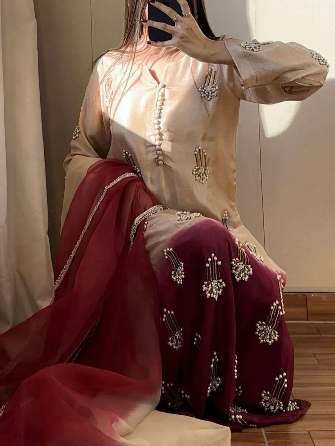 MC 2039 SHADED FABRIC BEAUTIFUL DESIGNER LOOK LADIES SUIT