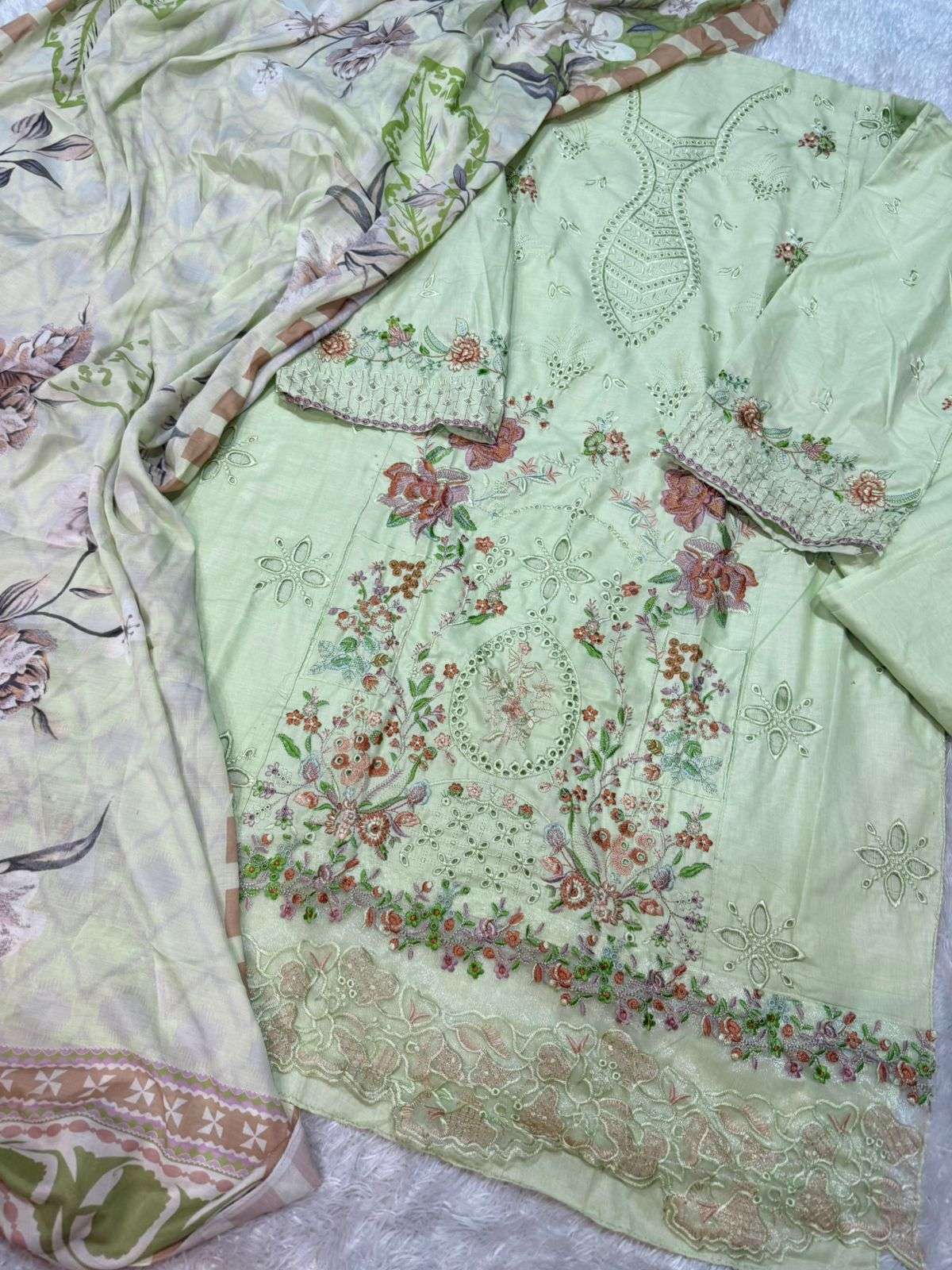 MEHBOOB  TEX OMBRE LAWN COLLECTION VOL 7 COTTON HEAVY EMBROIDERY DESIGNER SUIT